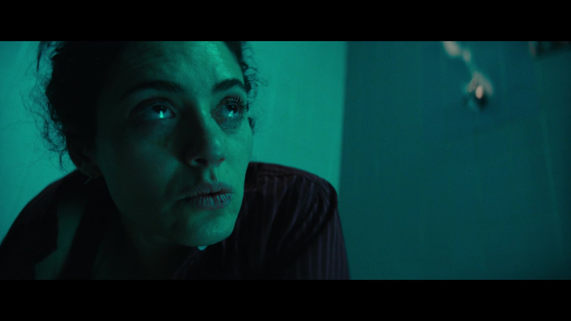 Furious_S01E06_They_Make_a_Noise_Like_Feathers_1080p_ERW_006120.jpg