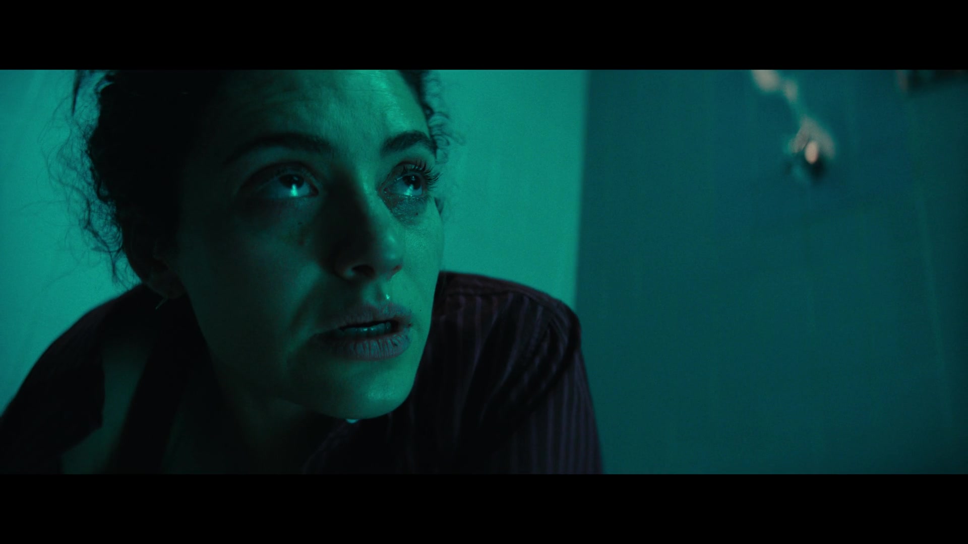 Furious_S01E06_They_Make_a_Noise_Like_Feathers_1080p_ERW_006121.jpg
