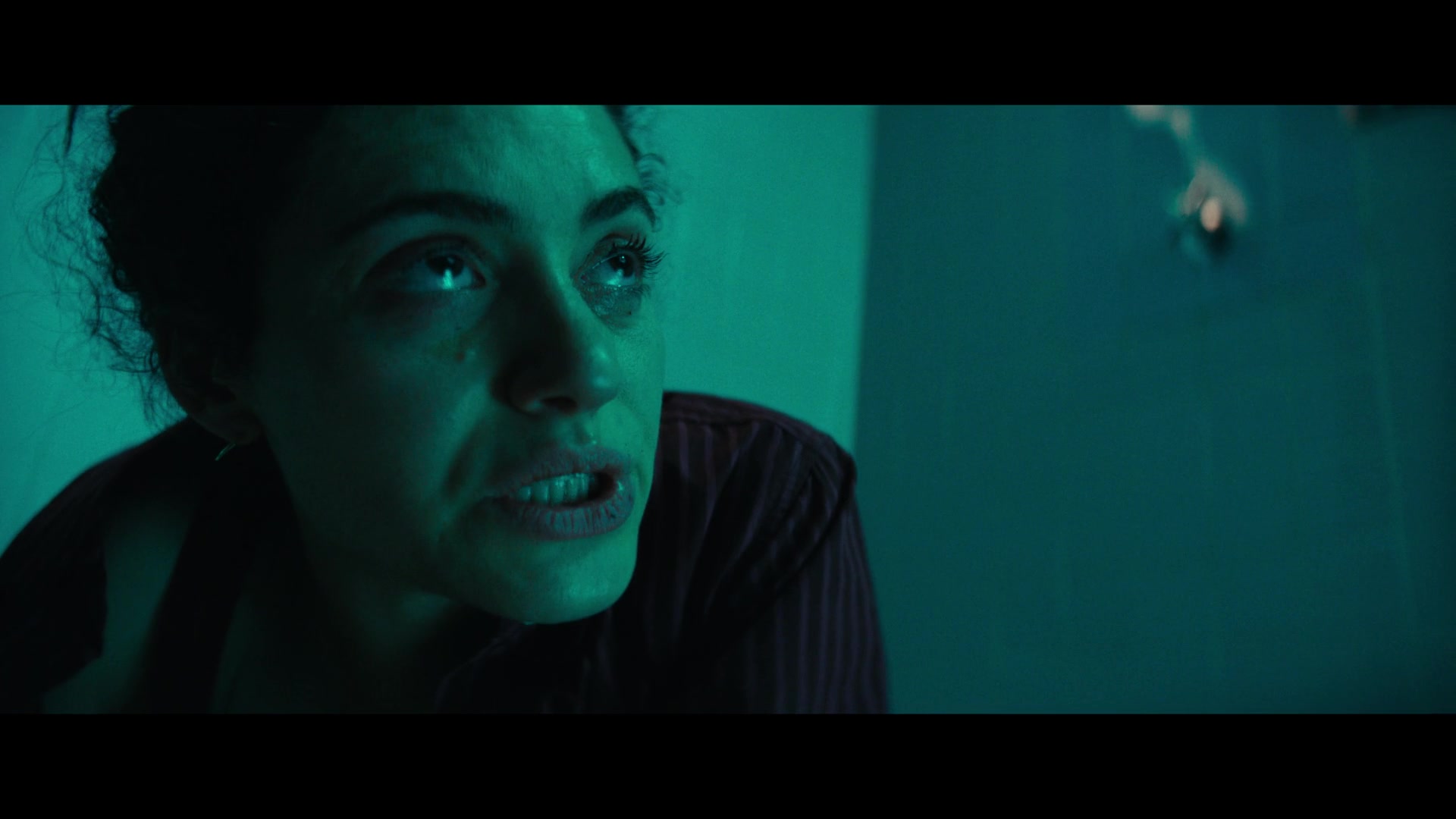 Furious_S01E06_They_Make_a_Noise_Like_Feathers_1080p_ERW_006126.jpg