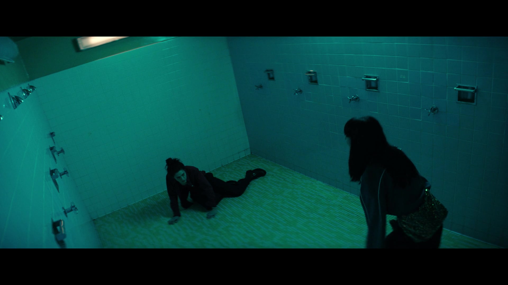 Furious_S01E06_They_Make_a_Noise_Like_Feathers_1080p_ERW_006140.jpg