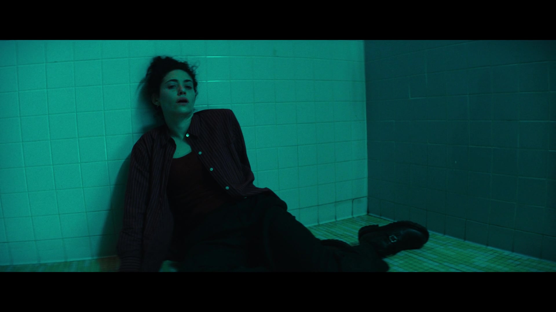 Furious_S01E06_They_Make_a_Noise_Like_Feathers_1080p_ERW_006204.jpg