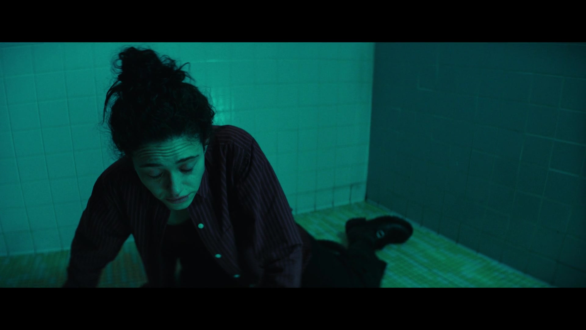 Furious_S01E06_They_Make_a_Noise_Like_Feathers_1080p_ERW_006700.jpg