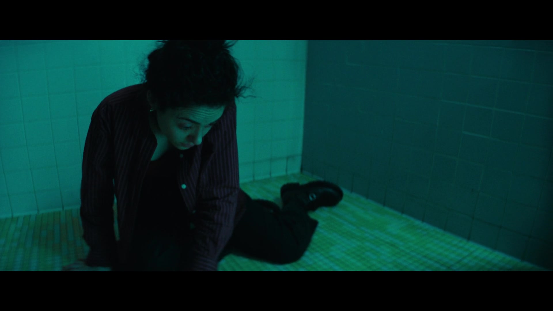 Furious_S01E06_They_Make_a_Noise_Like_Feathers_1080p_ERW_006704.jpg