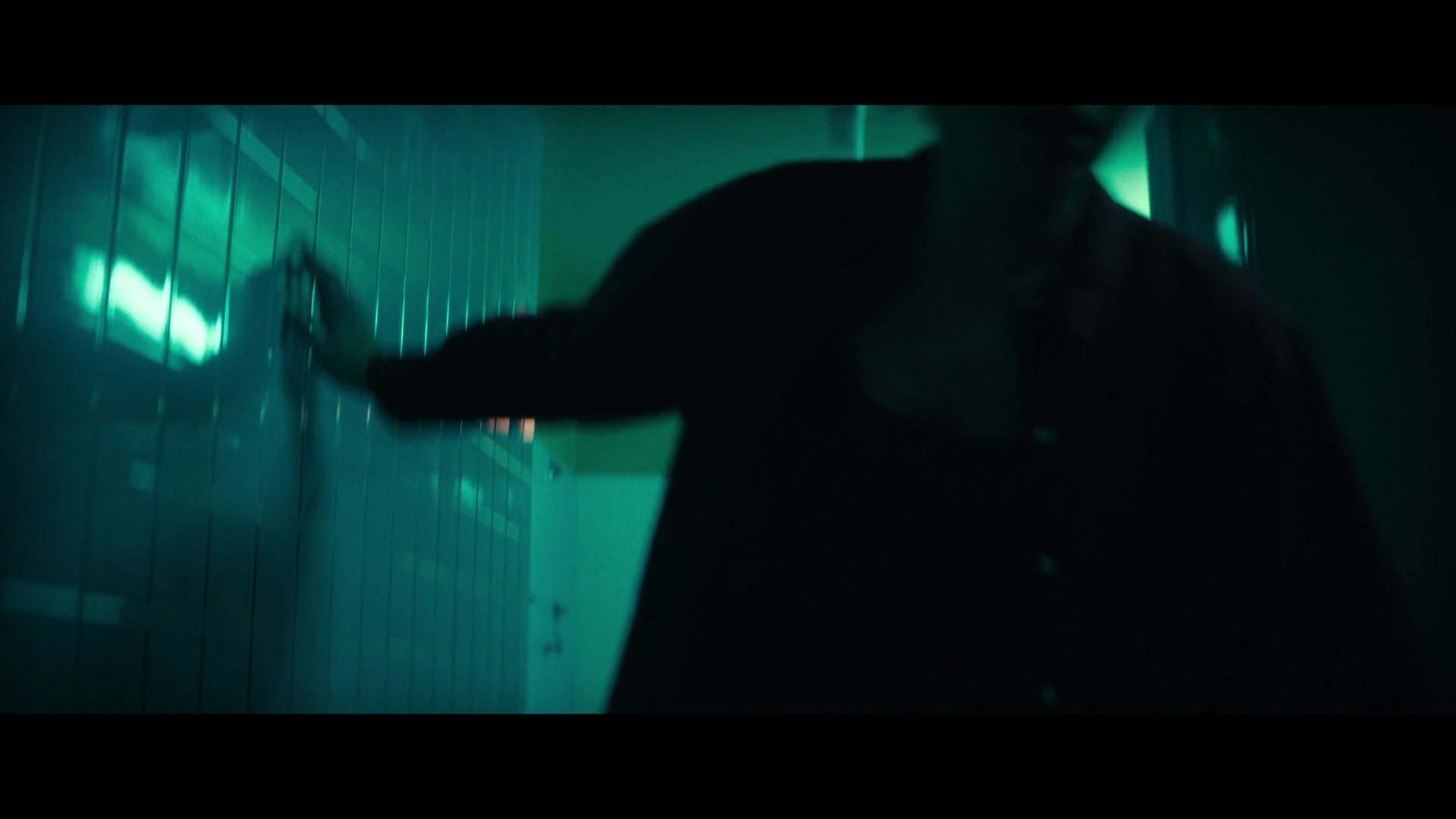 Furious_S01E06_They_Make_a_Noise_Like_Feathers_1080p_ERW_006737.jpg