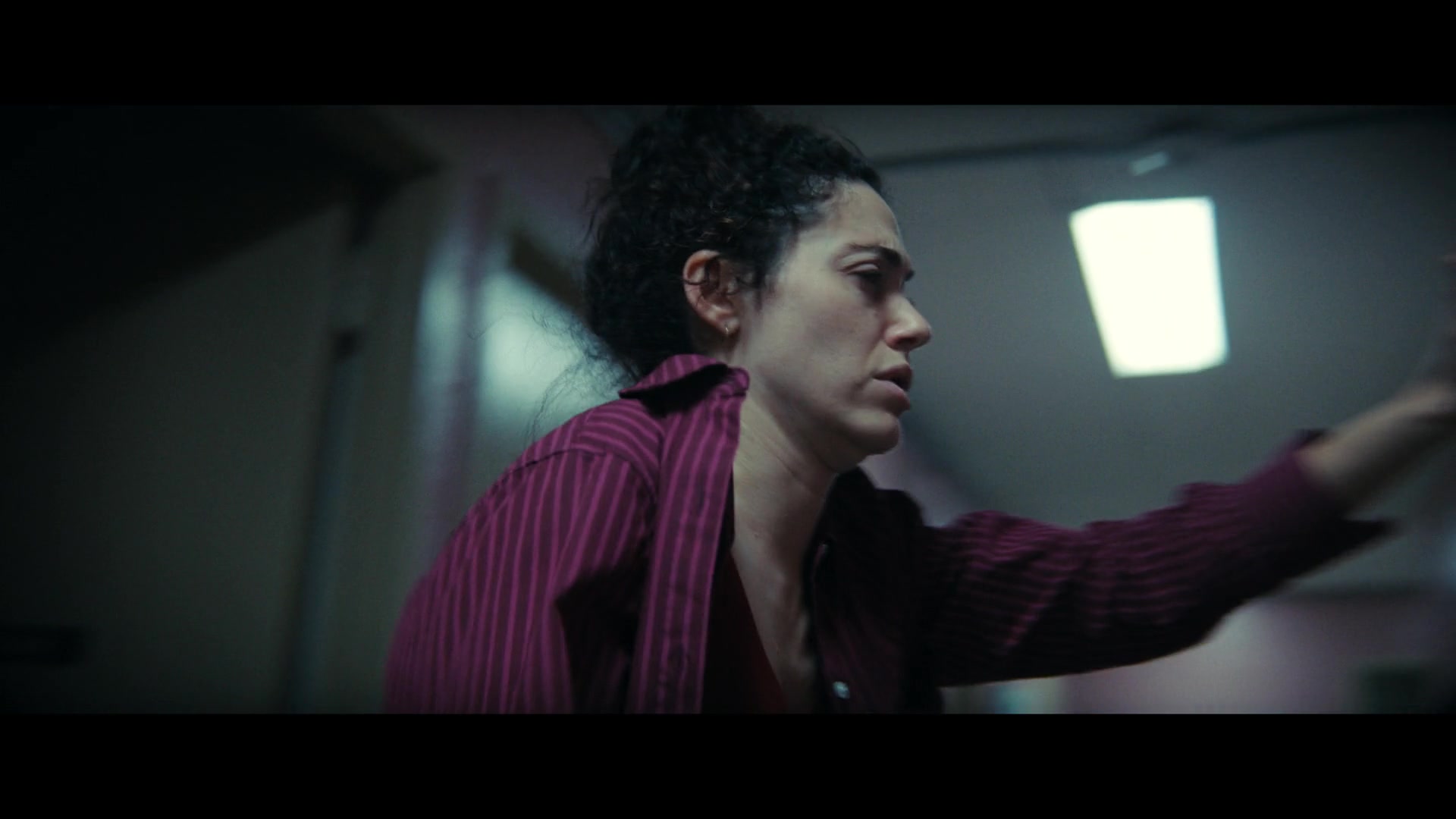 Furious_S01E06_They_Make_a_Noise_Like_Feathers_1080p_ERW_006744.jpg