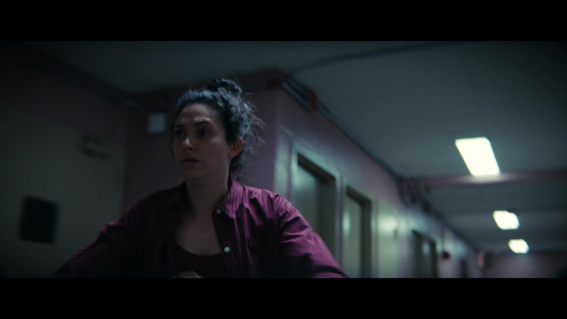 Furious_S01E06_They_Make_a_Noise_Like_Feathers_1080p_ERW_006757.jpg