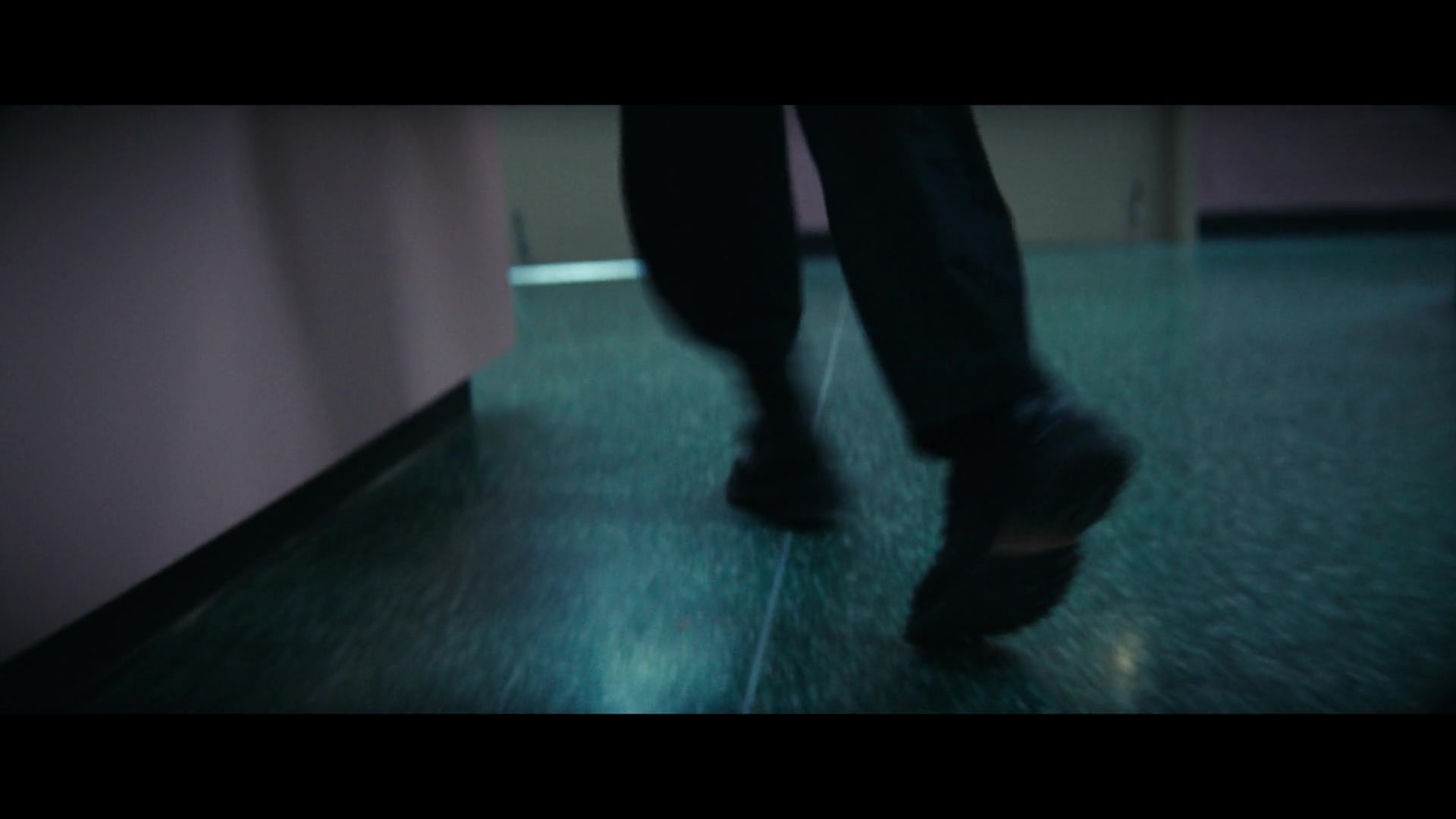 Furious_S01E06_They_Make_a_Noise_Like_Feathers_1080p_ERW_006767.jpg