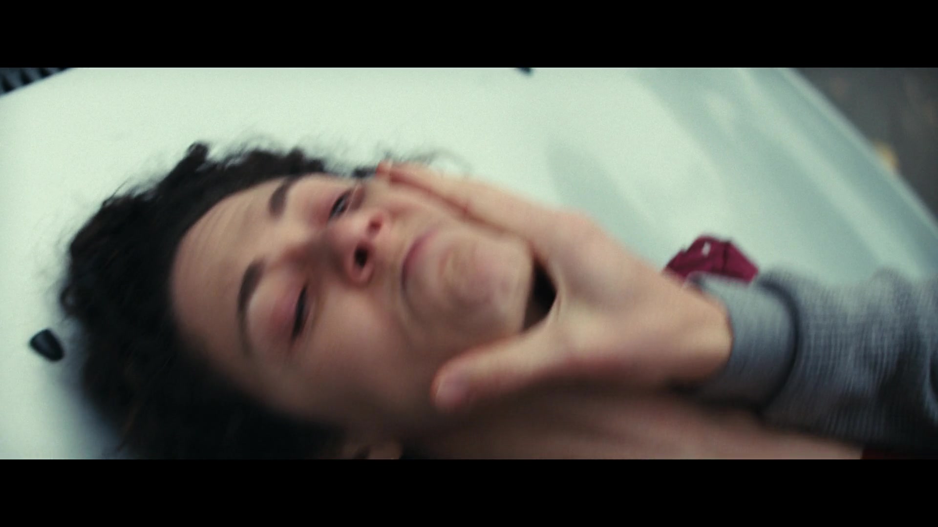 Furious_S01E06_They_Make_a_Noise_Like_Feathers_1080p_ERW_006844.jpg