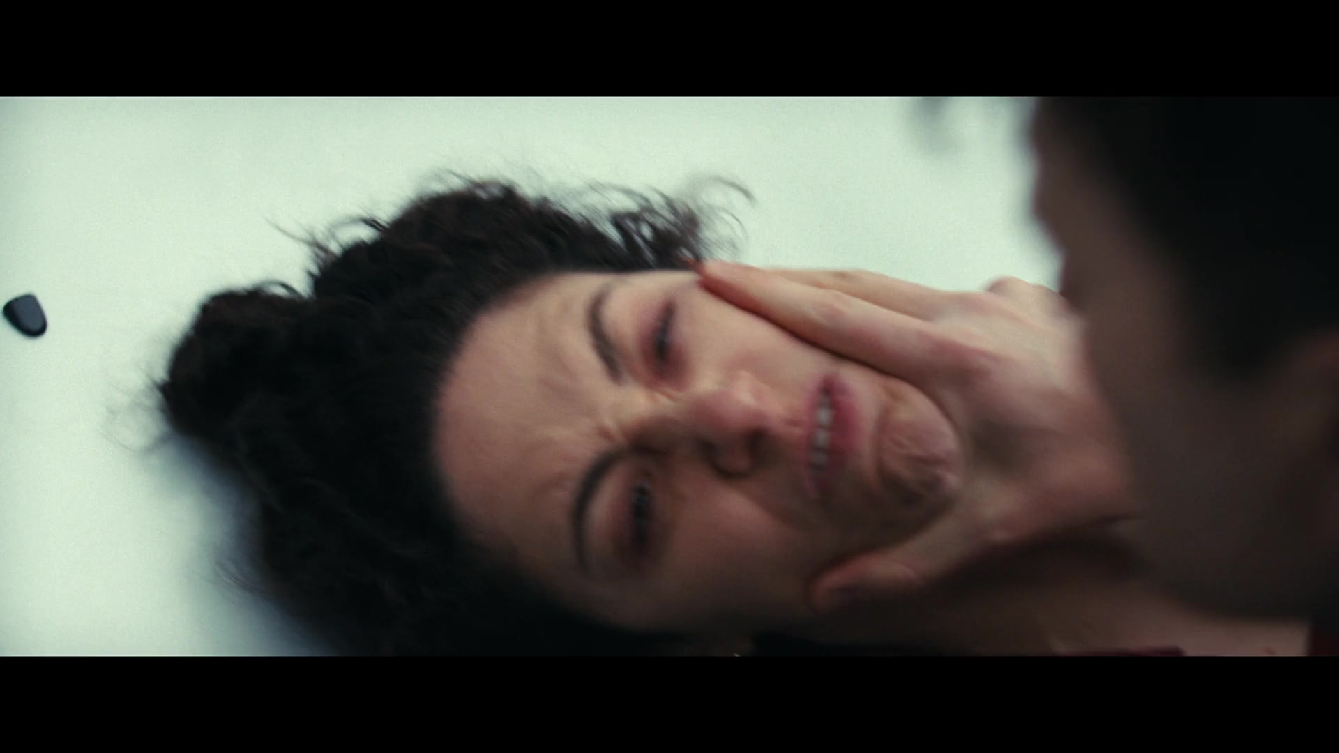 Furious_S01E06_They_Make_a_Noise_Like_Feathers_1080p_ERW_006850.jpg