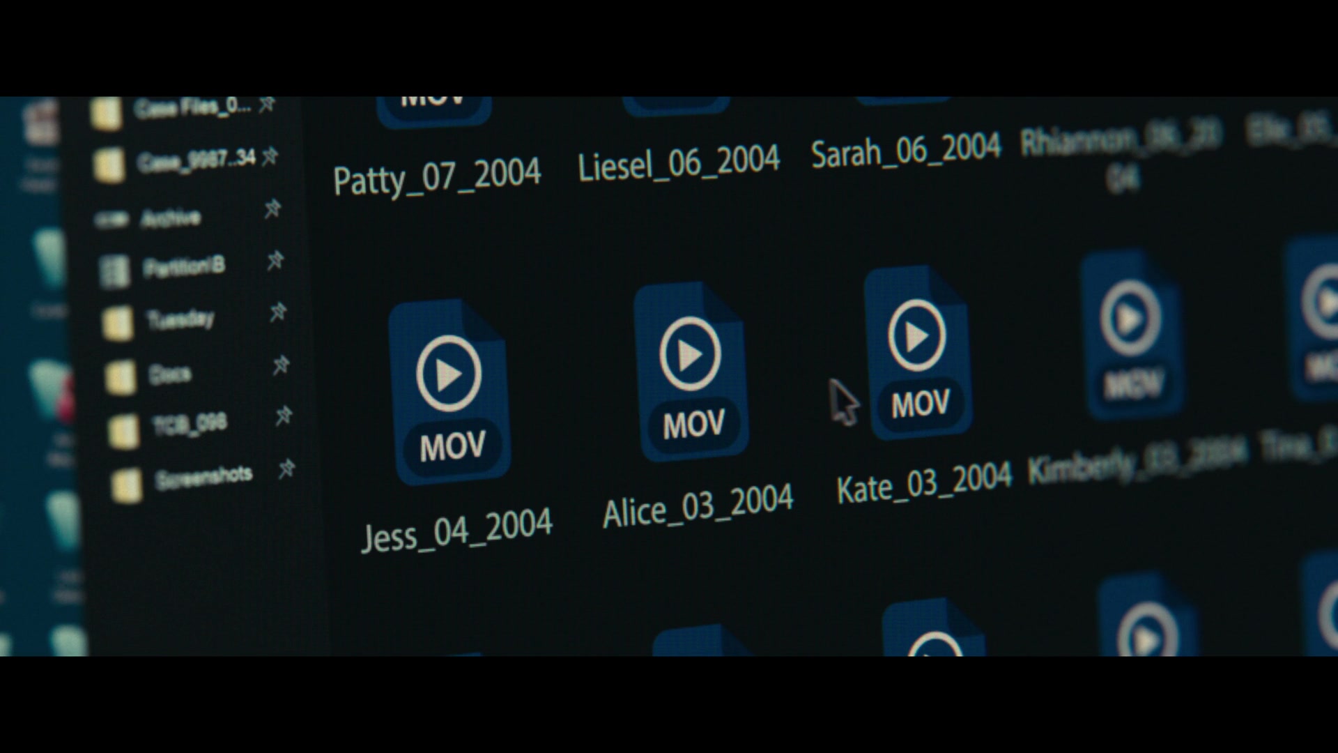 Furious_S01E06_They_Make_a_Noise_Like_Feathers_1080p_ERW_007339.jpg