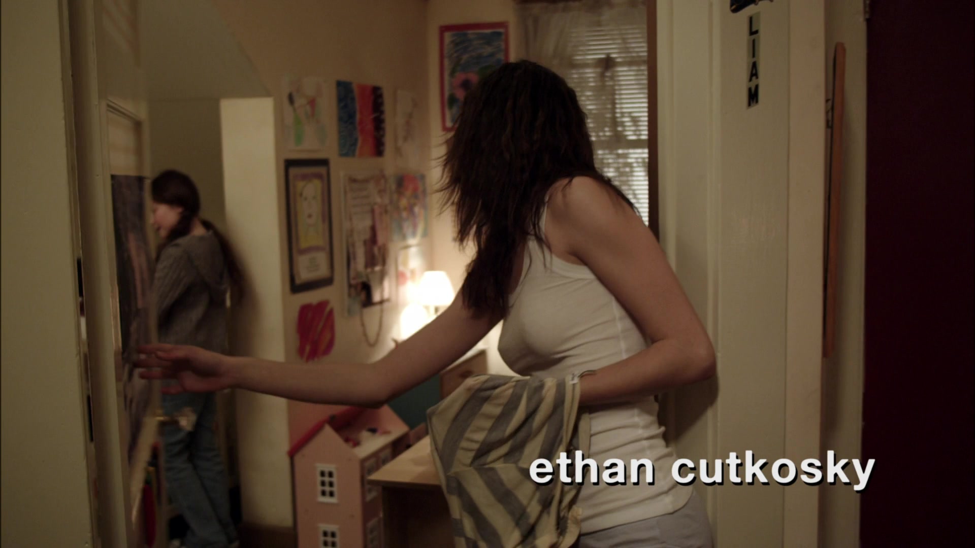Shameless_US_S01E01_1080p_ERW_000404.jpg