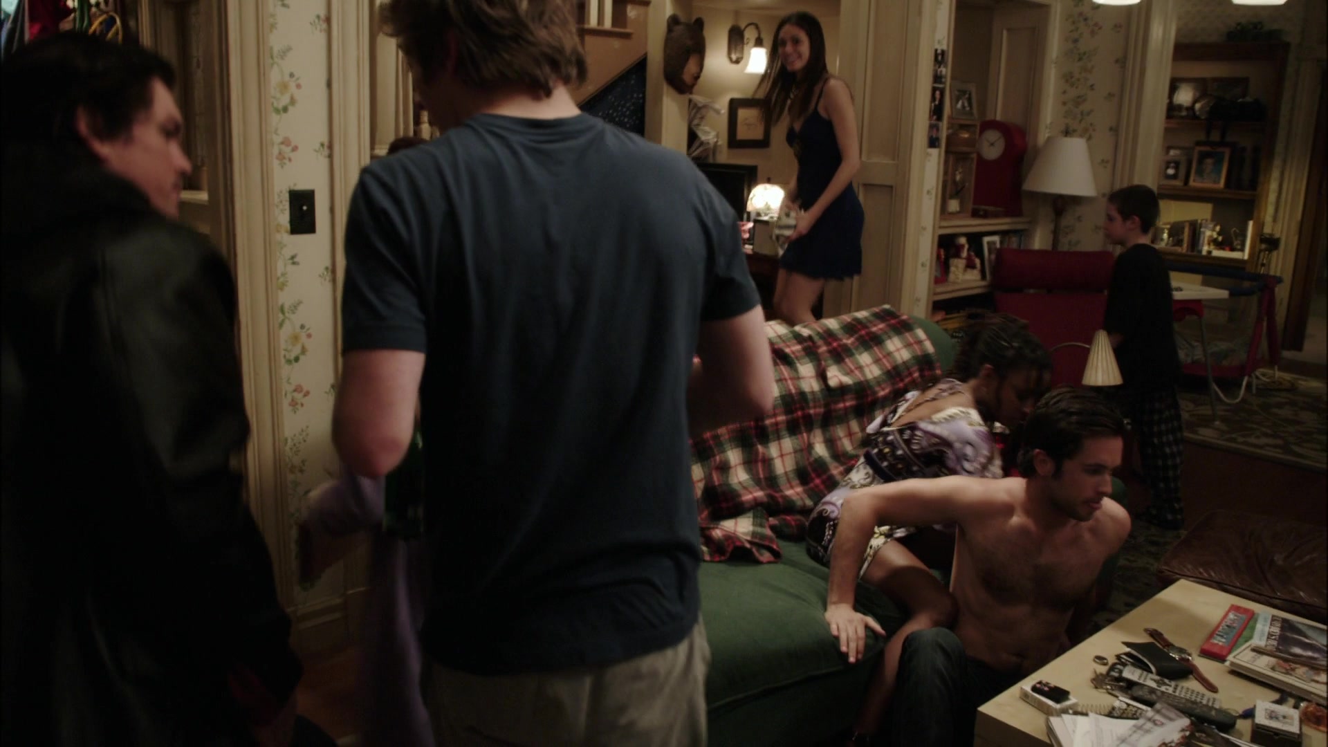 Shameless_US_S01E01_1080p_ERW_001990.jpg