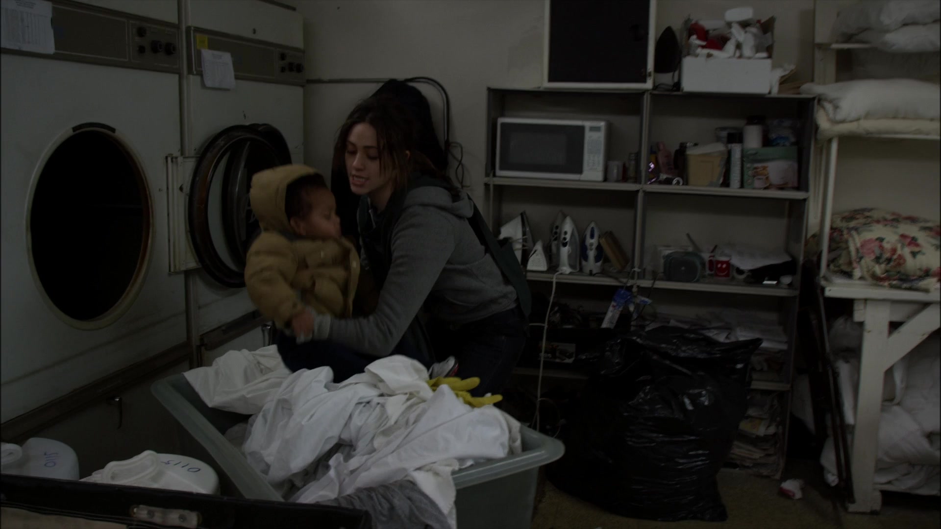 Shameless_US_S01E01_1080p_ERW_002970.jpg