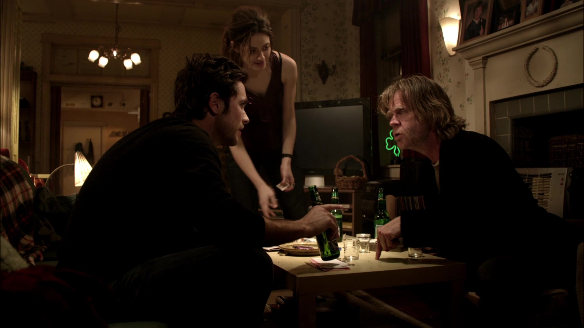 Shameless_US_S01E01_1080p_ERW_006767.jpg