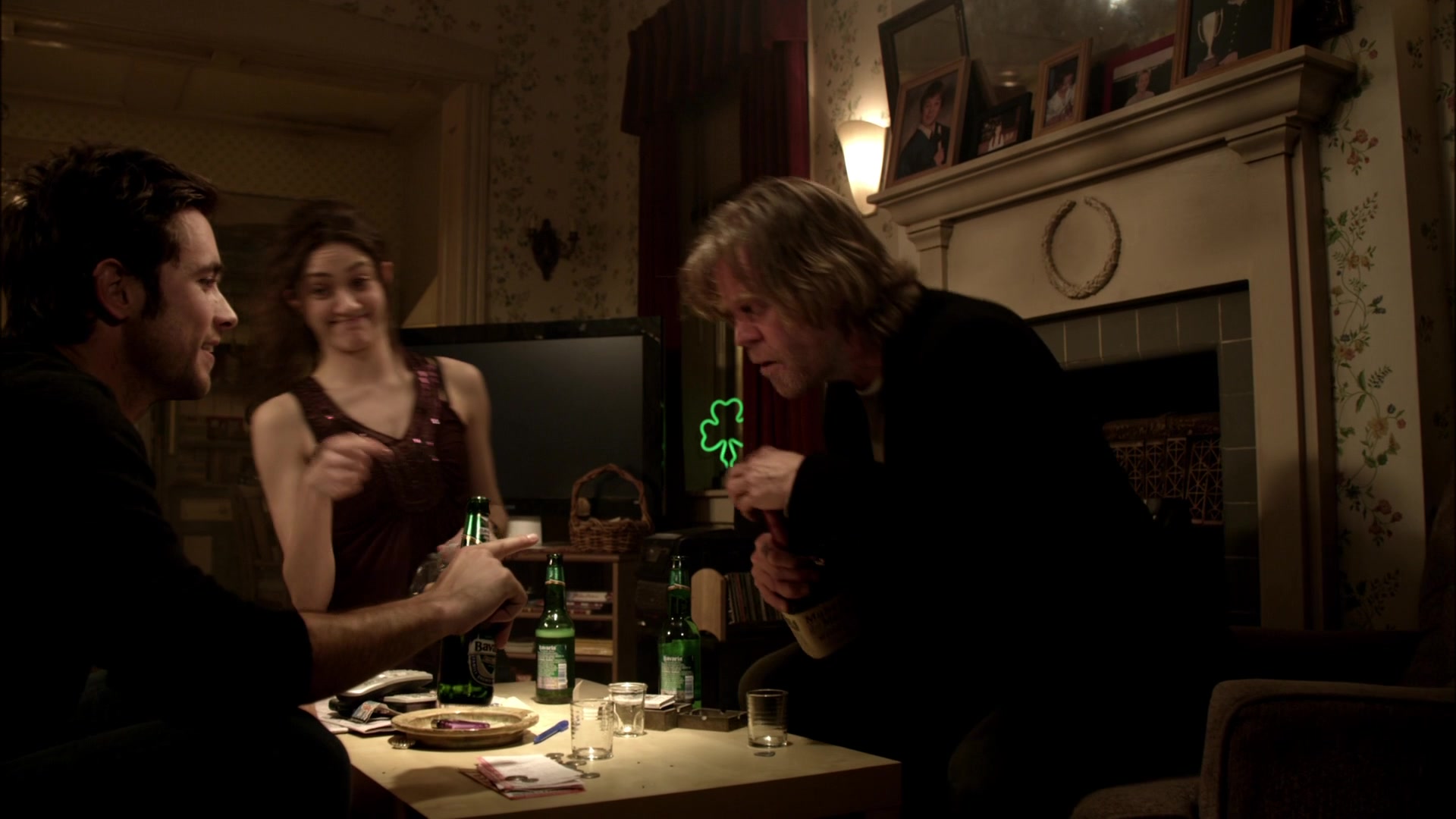 Shameless_US_S01E01_1080p_ERW_006780.jpg