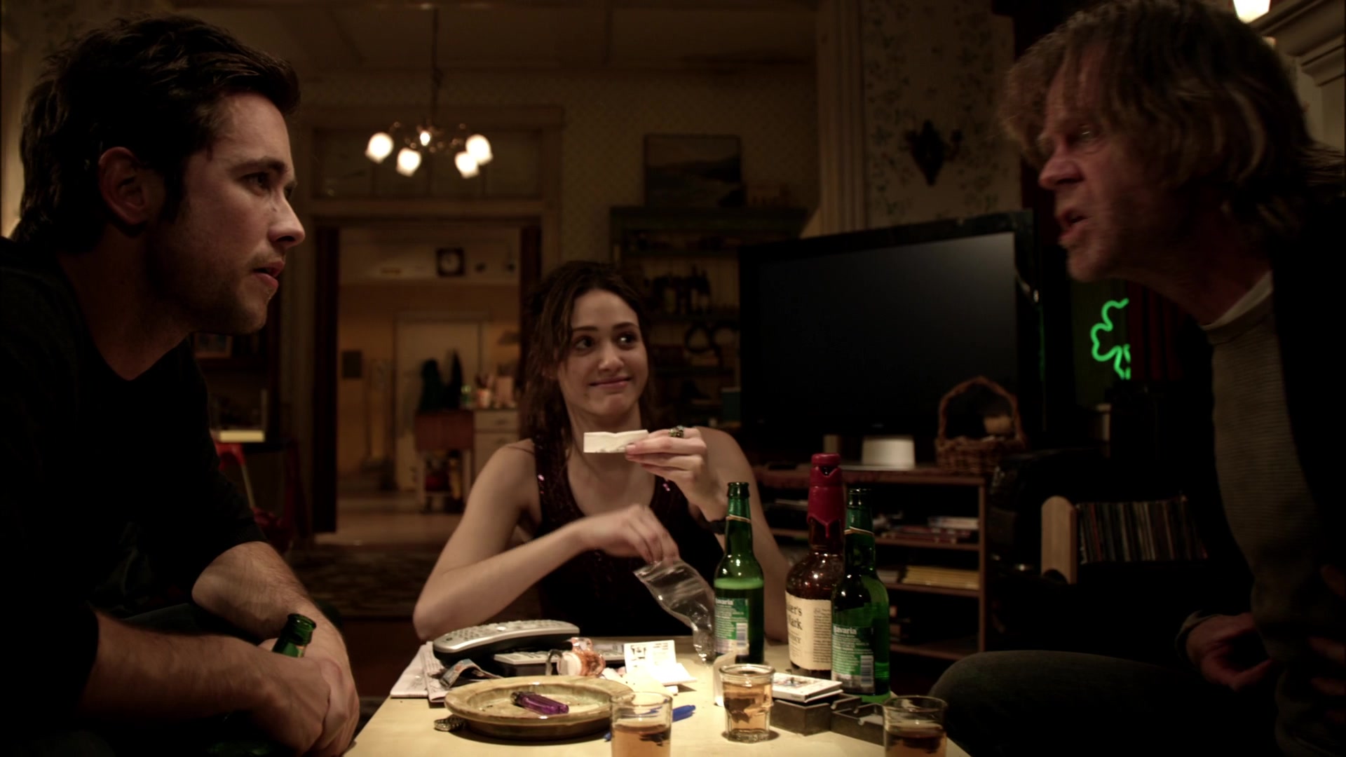 Shameless_US_S01E01_1080p_ERW_006832.jpg