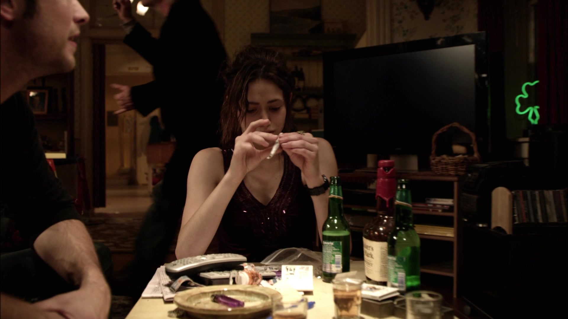 Shameless_US_S01E01_1080p_ERW_006922.jpg