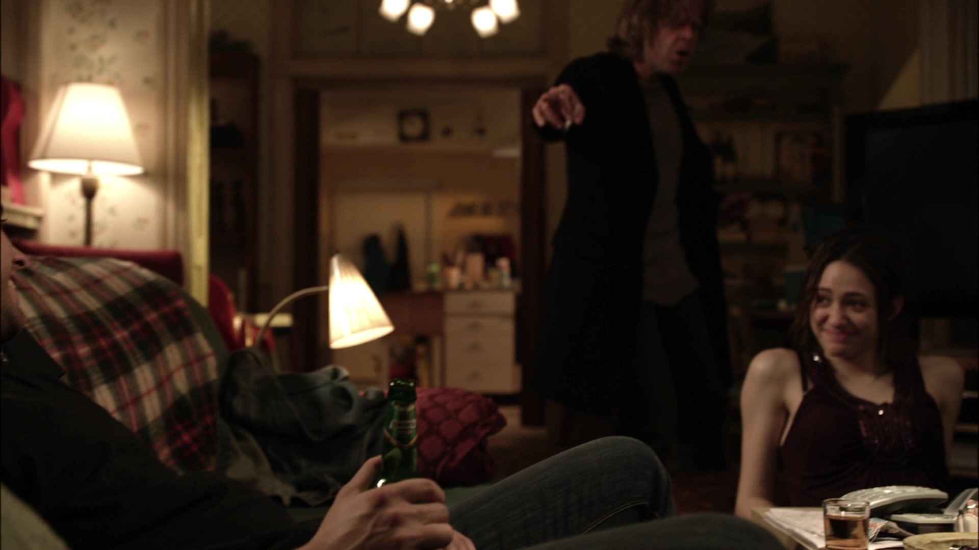 Shameless_US_S01E01_1080p_ERW_007010.jpg