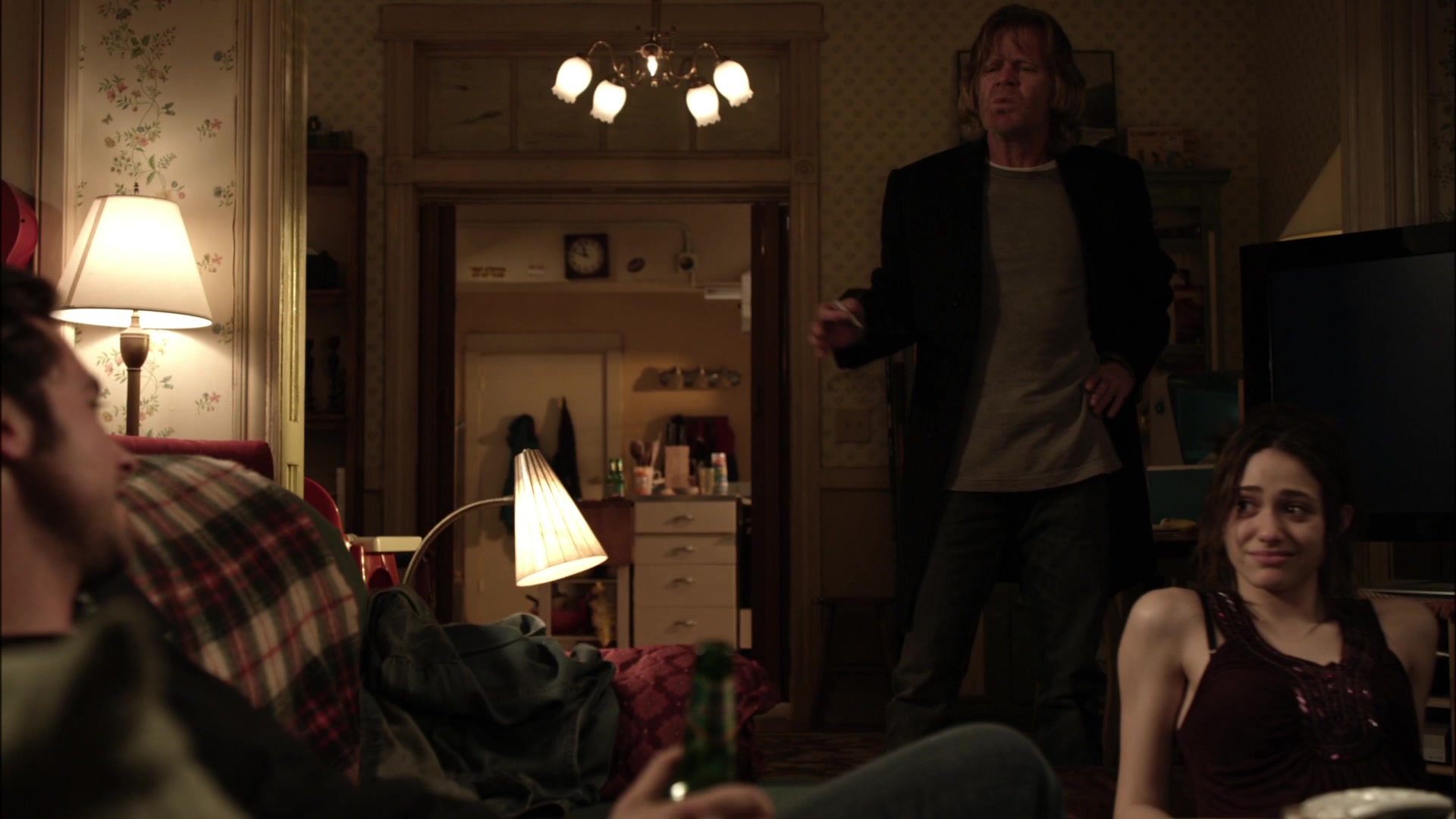 Shameless_US_S01E01_1080p_ERW_007019.jpg