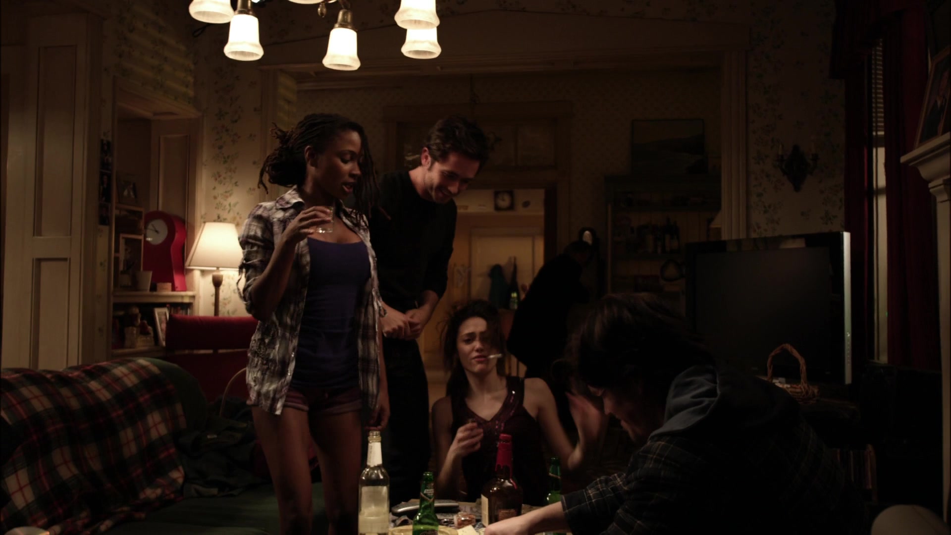 Shameless_US_S01E01_1080p_ERW_007188.jpg
