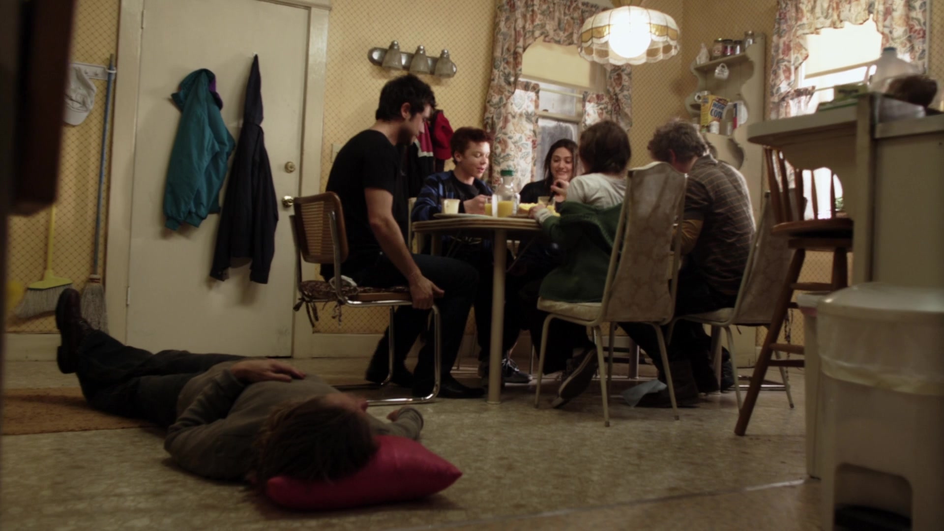 Shameless_US_S01E01_1080p_ERW_007822.jpg