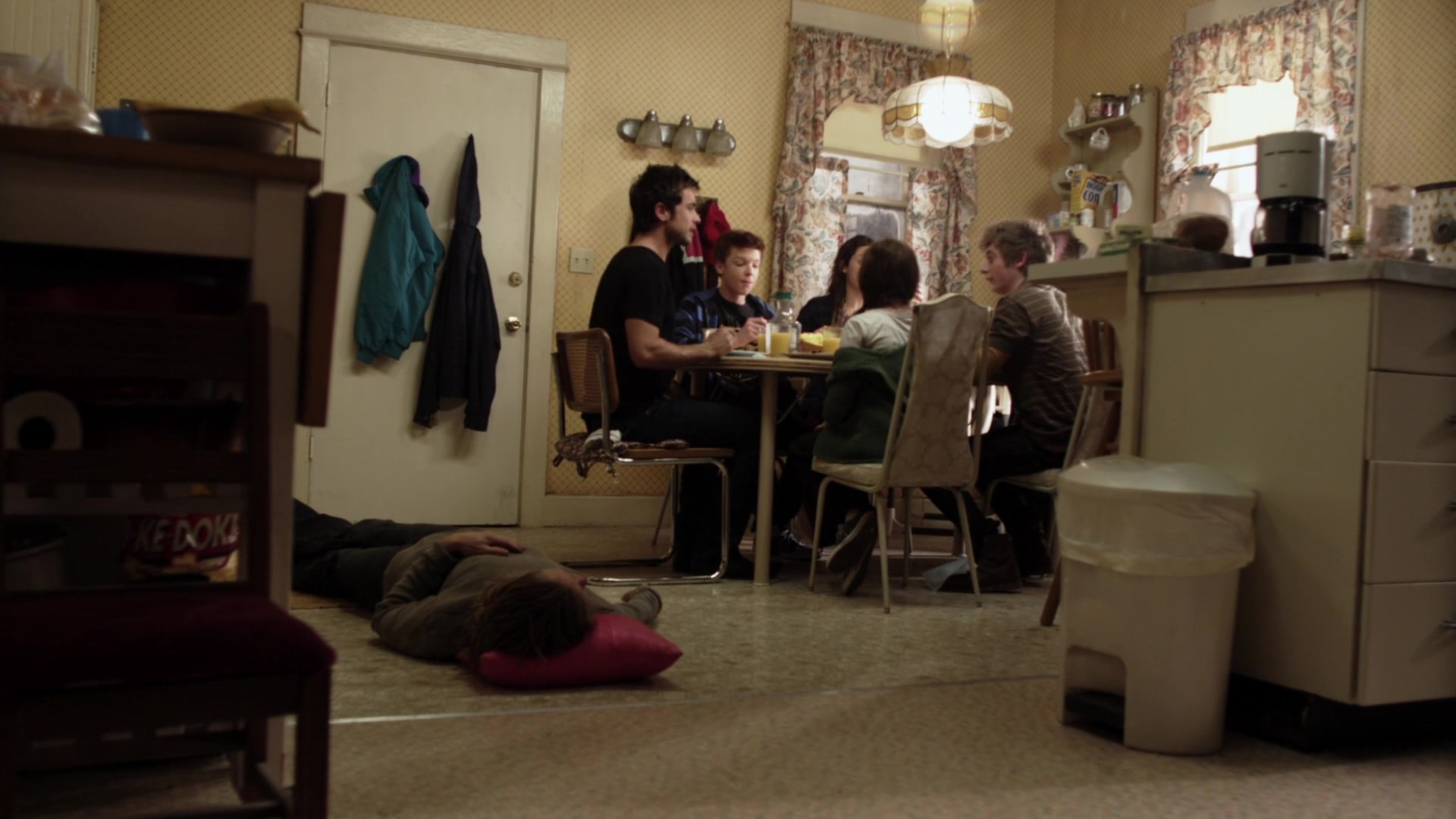 Shameless_US_S01E01_1080p_ERW_007832.jpg