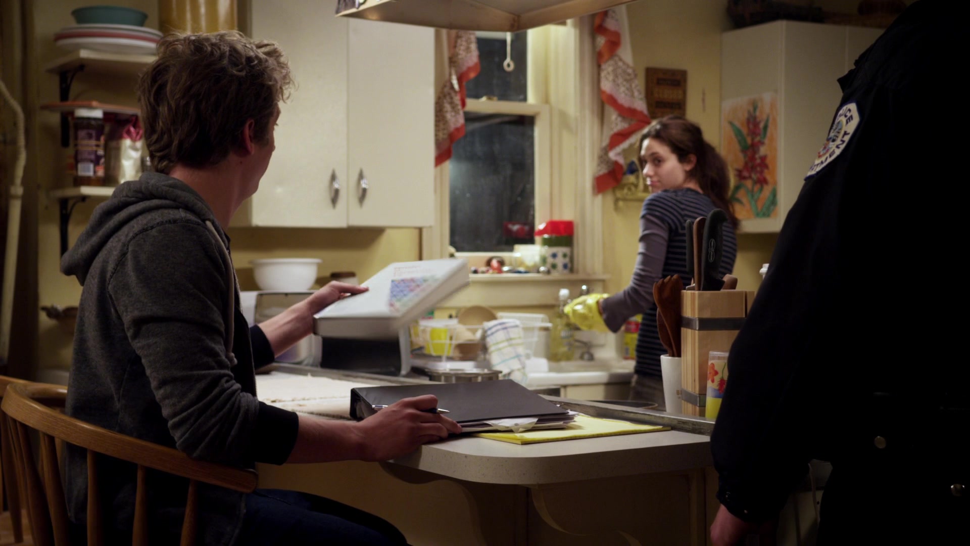 Shameless_US_S01E02_1080p_ERW_003829.jpg