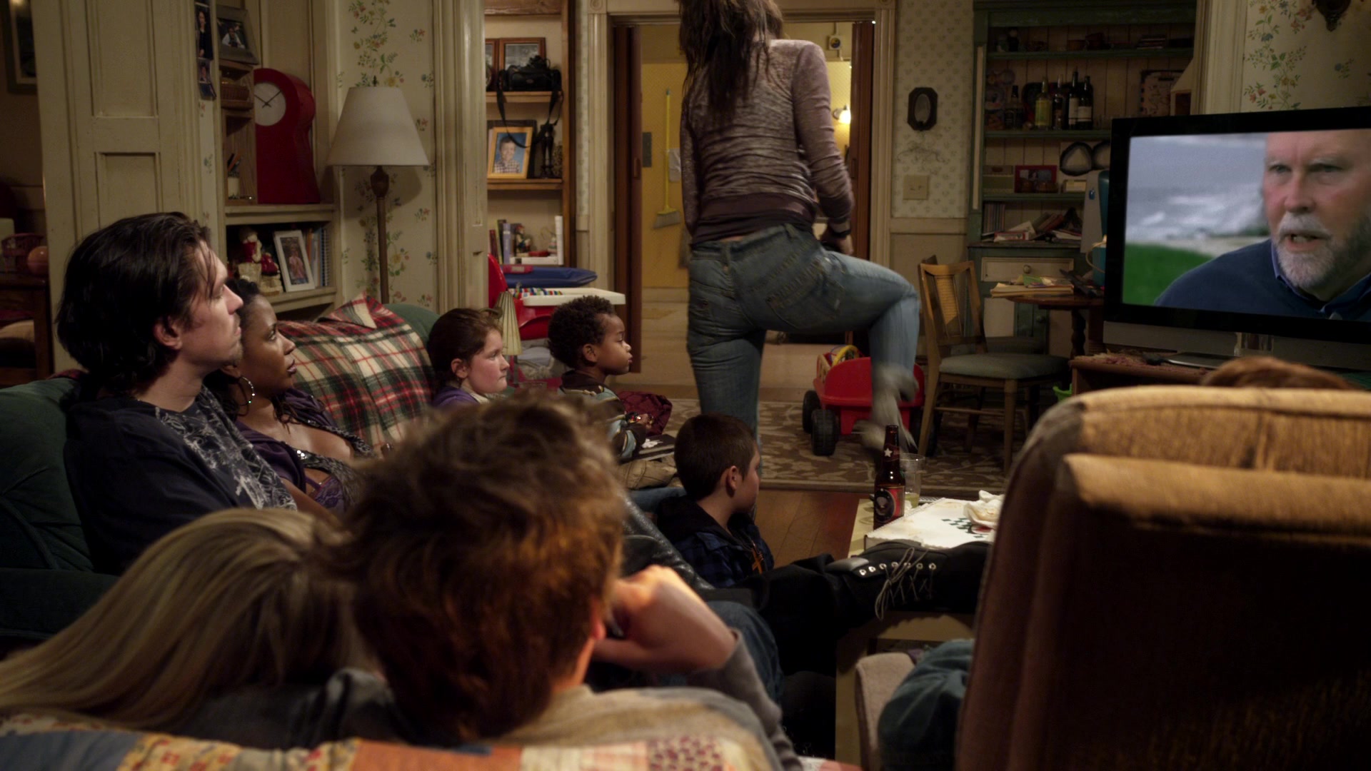 Shameless_US_S01E02_1080p_ERW_007180.jpg