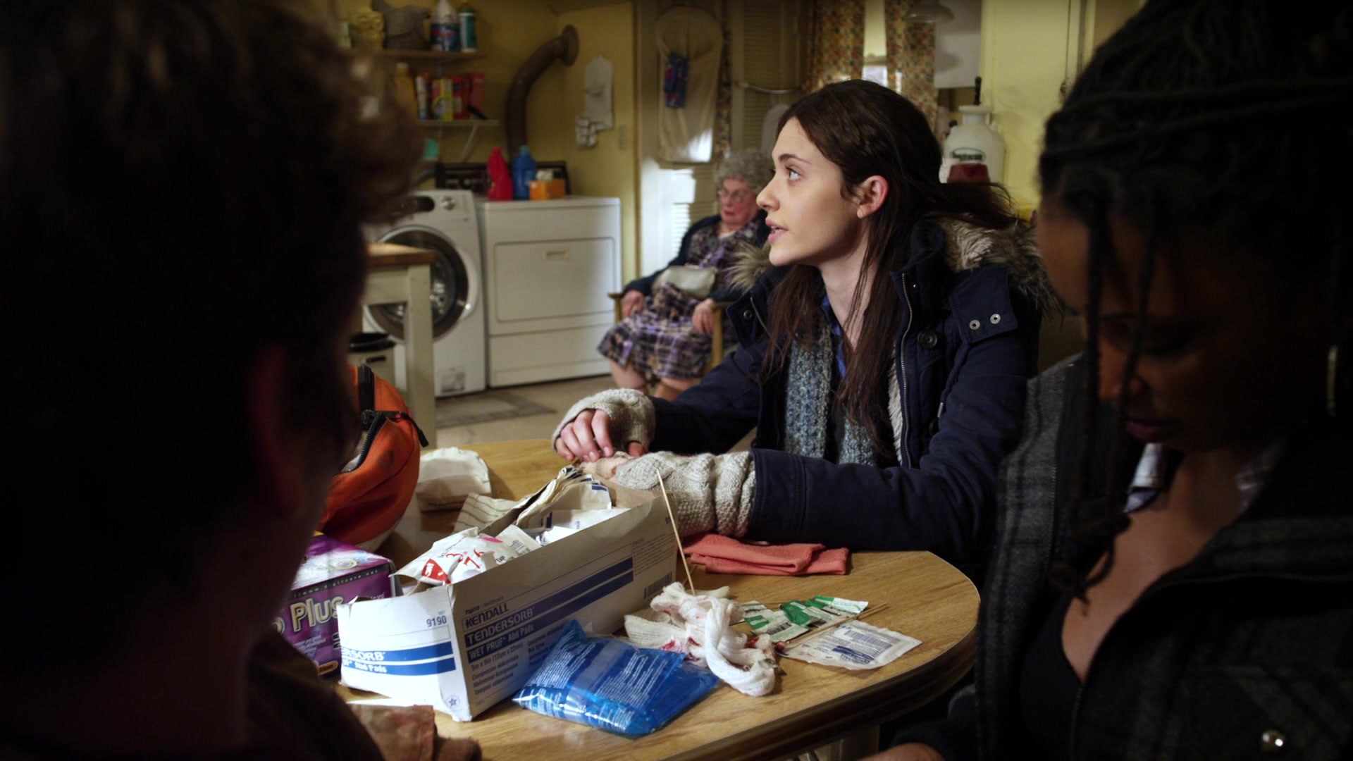 Shameless_US_S01E03_1080p_ERW_004196.jpg