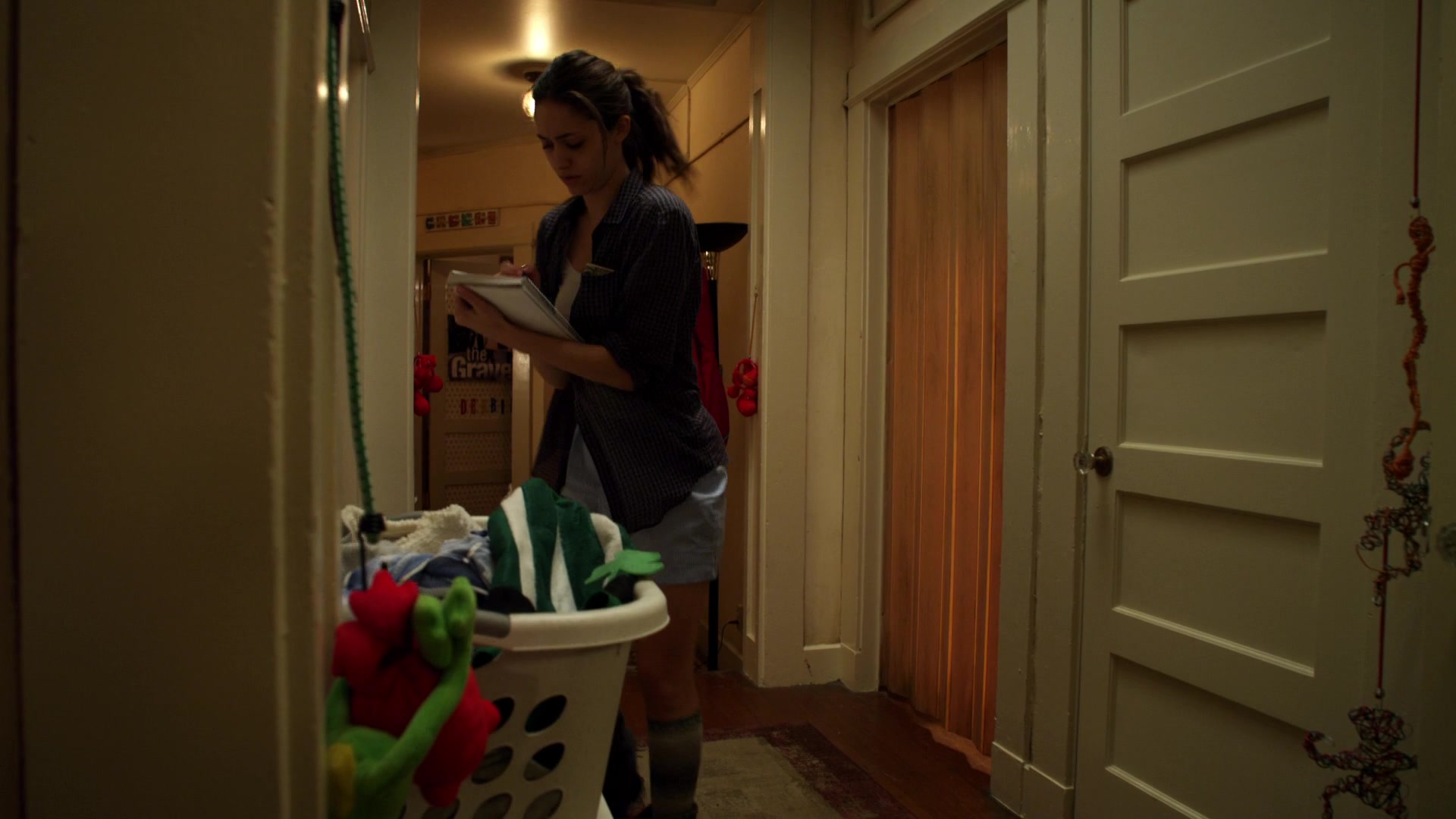 Shameless_US_S01E08_1080p_ERW_000389.jpg