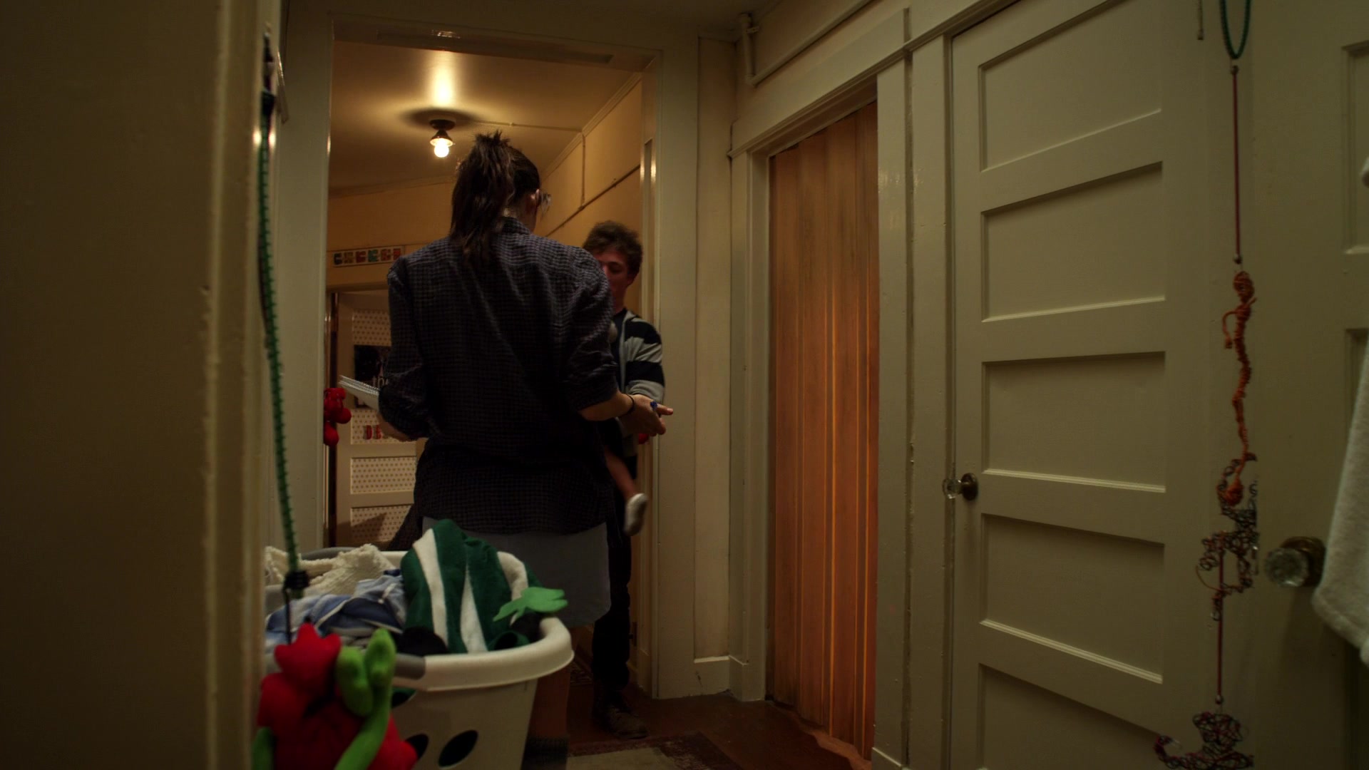 Shameless_US_S01E08_1080p_ERW_000414.jpg