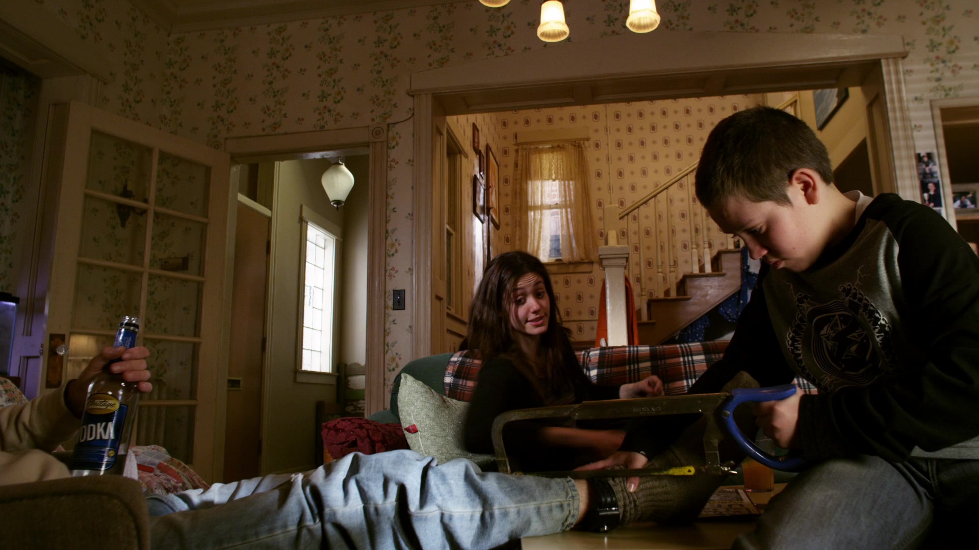 Shameless_US_S01E08_1080p_ERW_006325.jpg