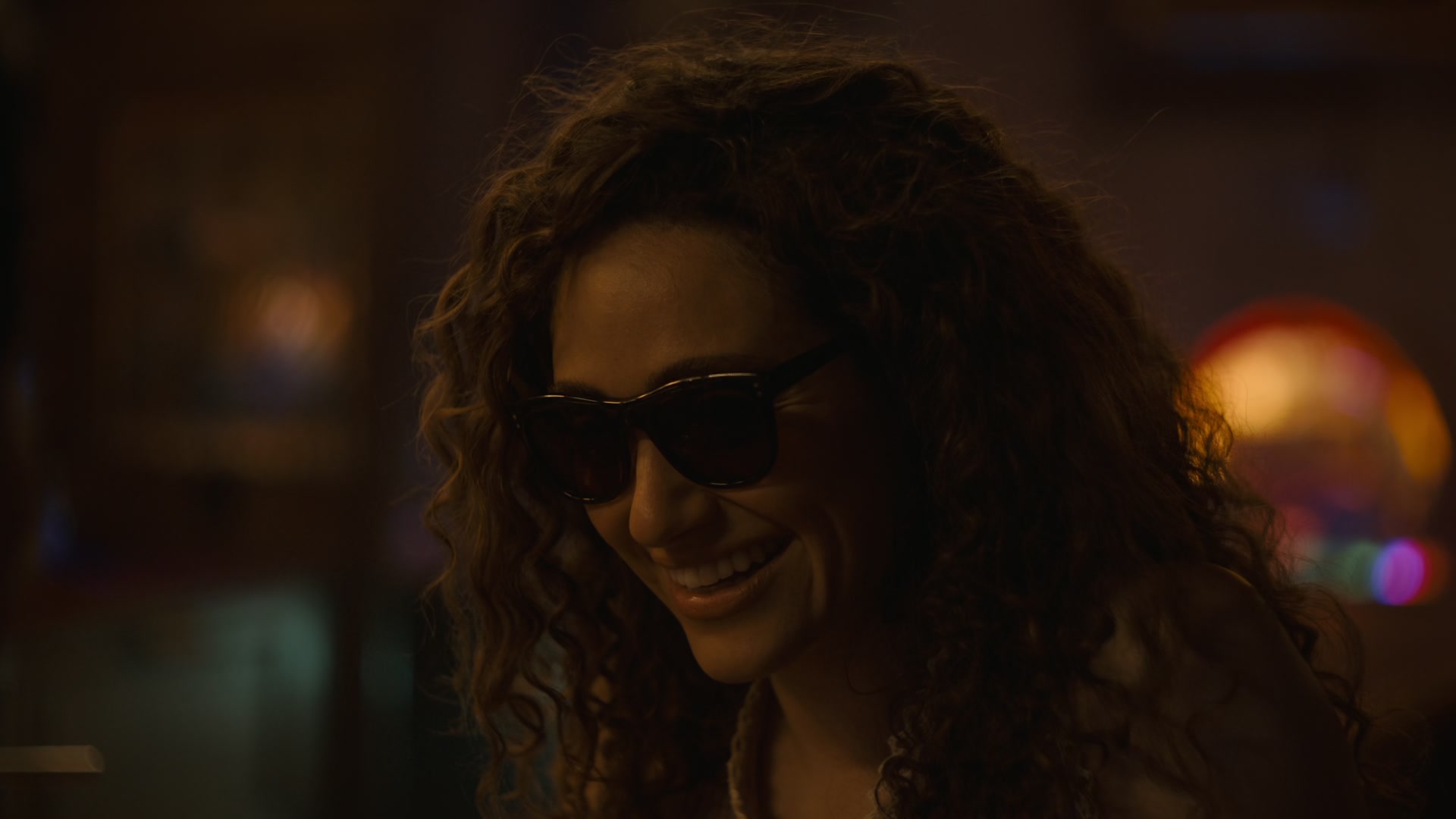 The_Crowded_Room_S01E05_Savior_1080p_ERW_003535.jpg