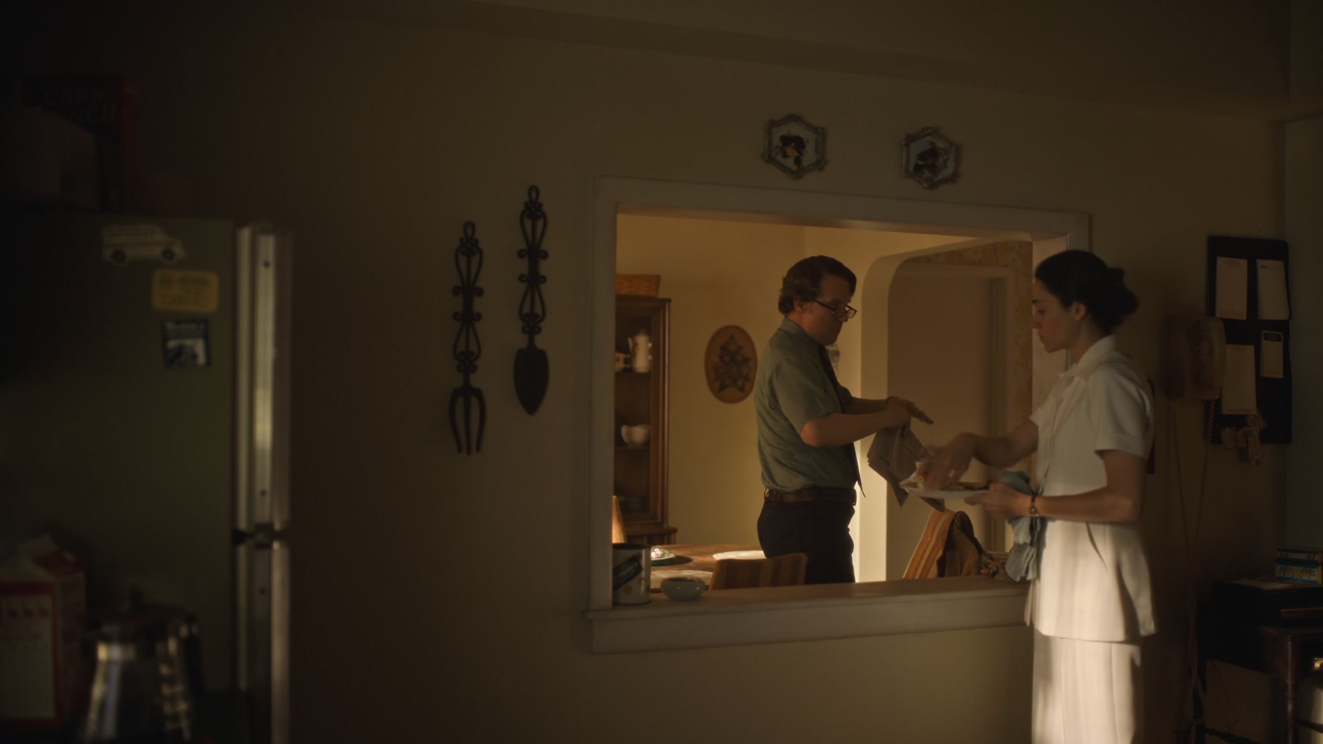 The_Crowded_Room_S01E09__Family_1080p_ERW_000076.jpg