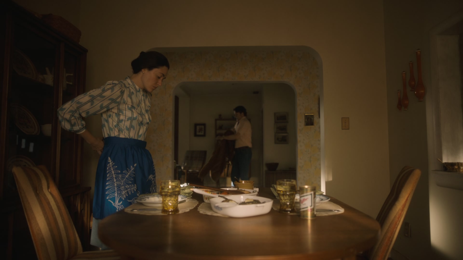 The_Crowded_Room_S01E09__Family_1080p_ERW_006819.jpg