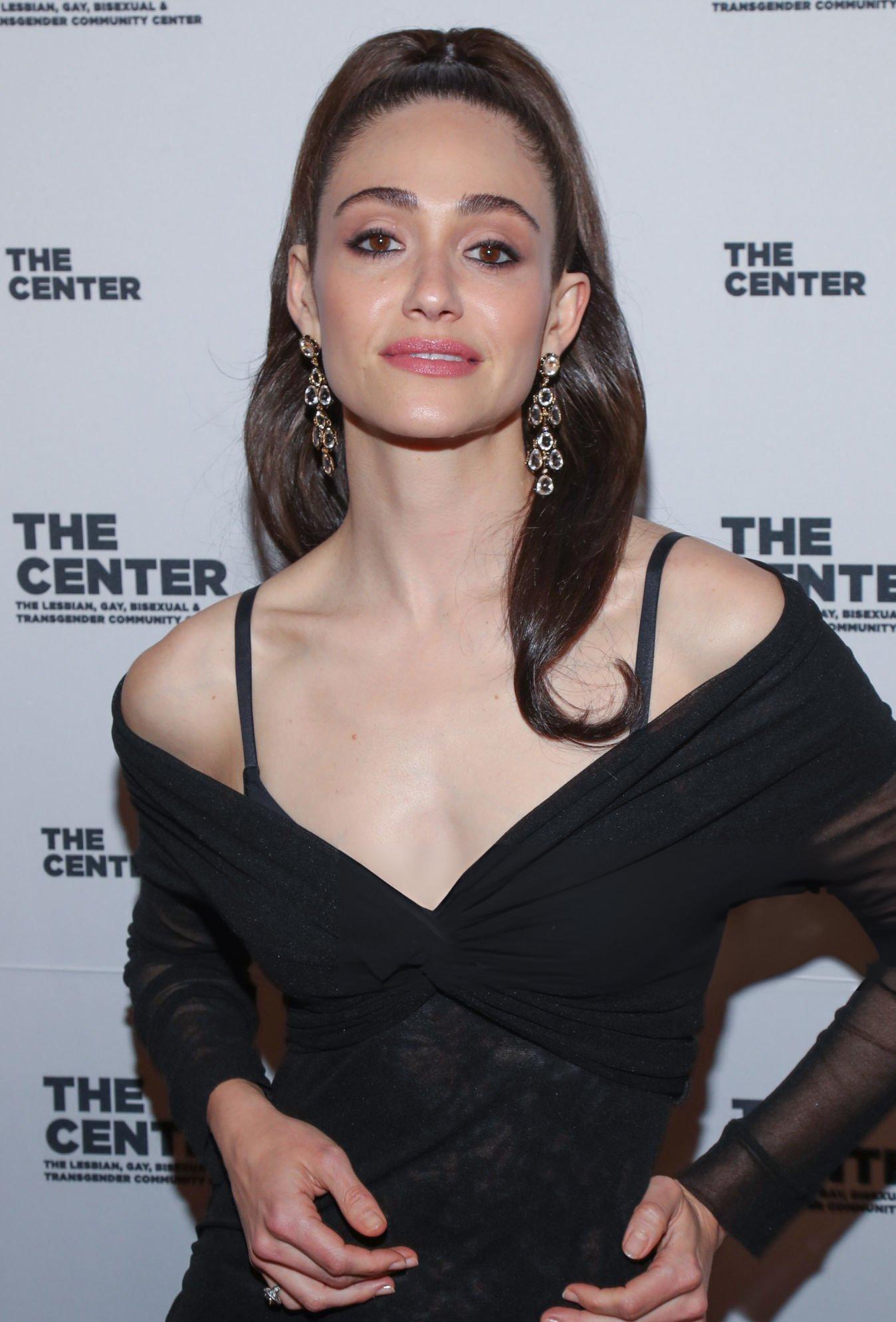 emmyrossumweb_28929~6.jpg