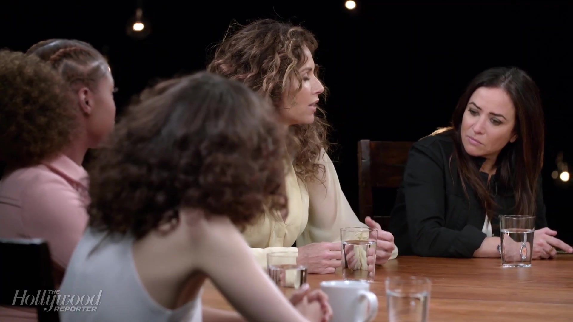 emmyrossumweb_comedyactressroundtable_hollywoodreporter17_000381.jpg