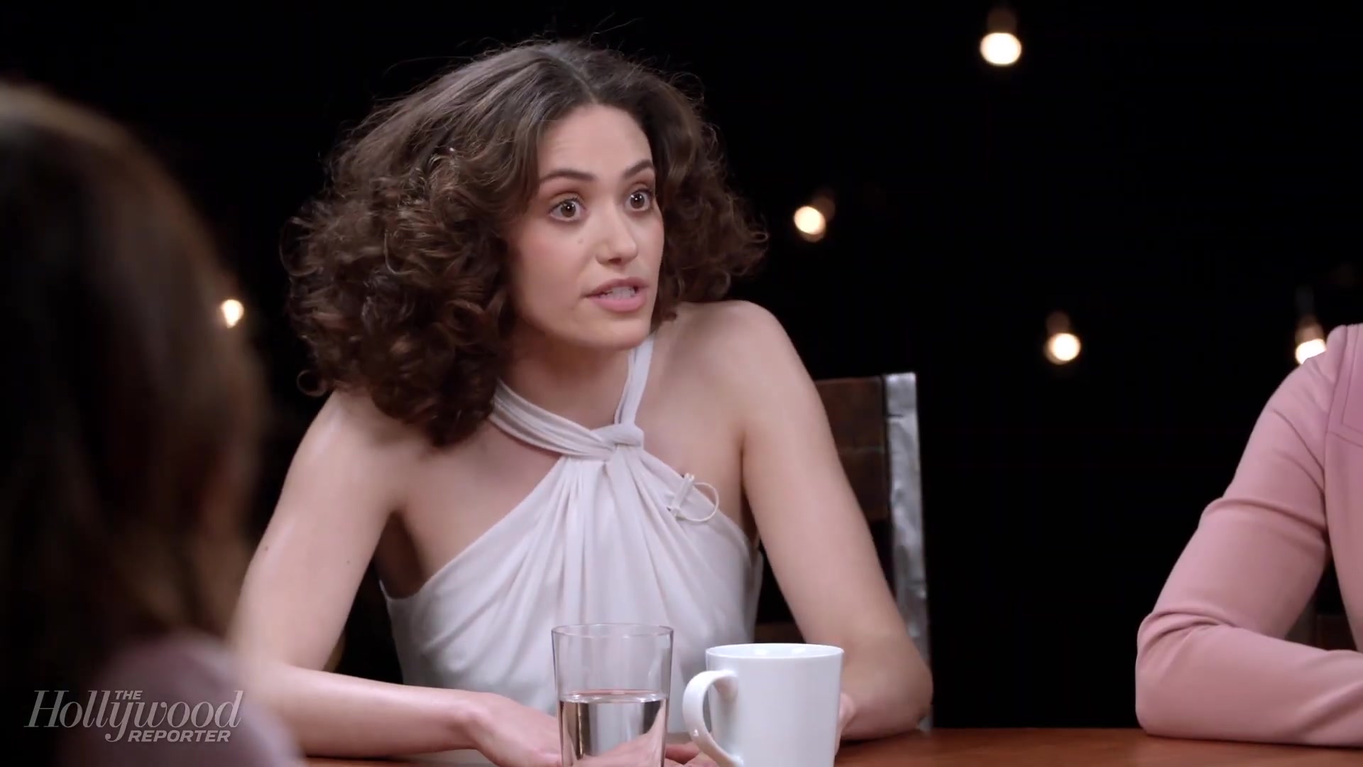 emmyrossumweb_comedyactressroundtable_hollywoodreporter17_002049.jpg