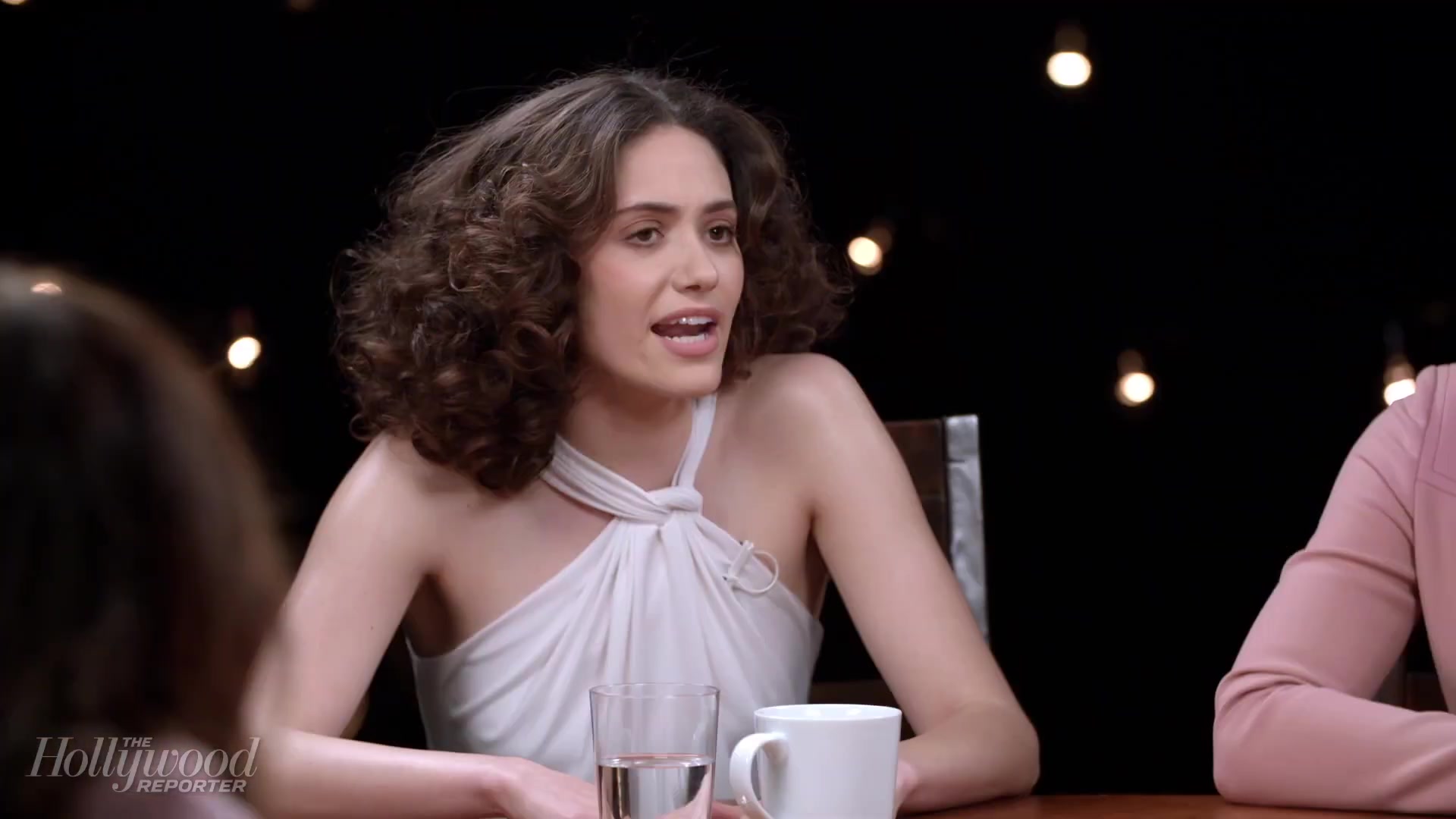 emmyrossumweb_comedyactressroundtable_hollywoodreporter17_002055.jpg