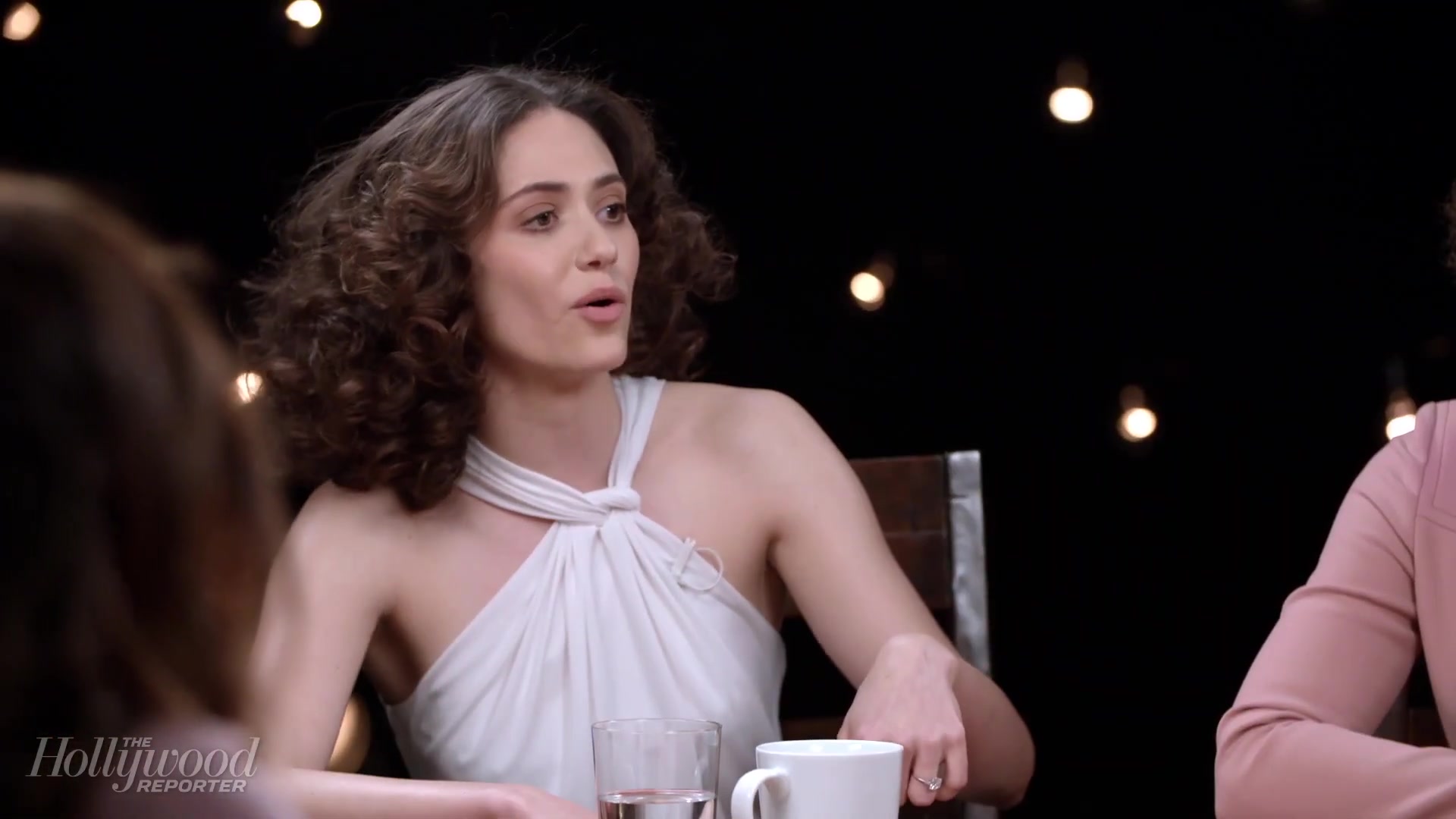 emmyrossumweb_comedyactressroundtable_hollywoodreporter17_002061.jpg