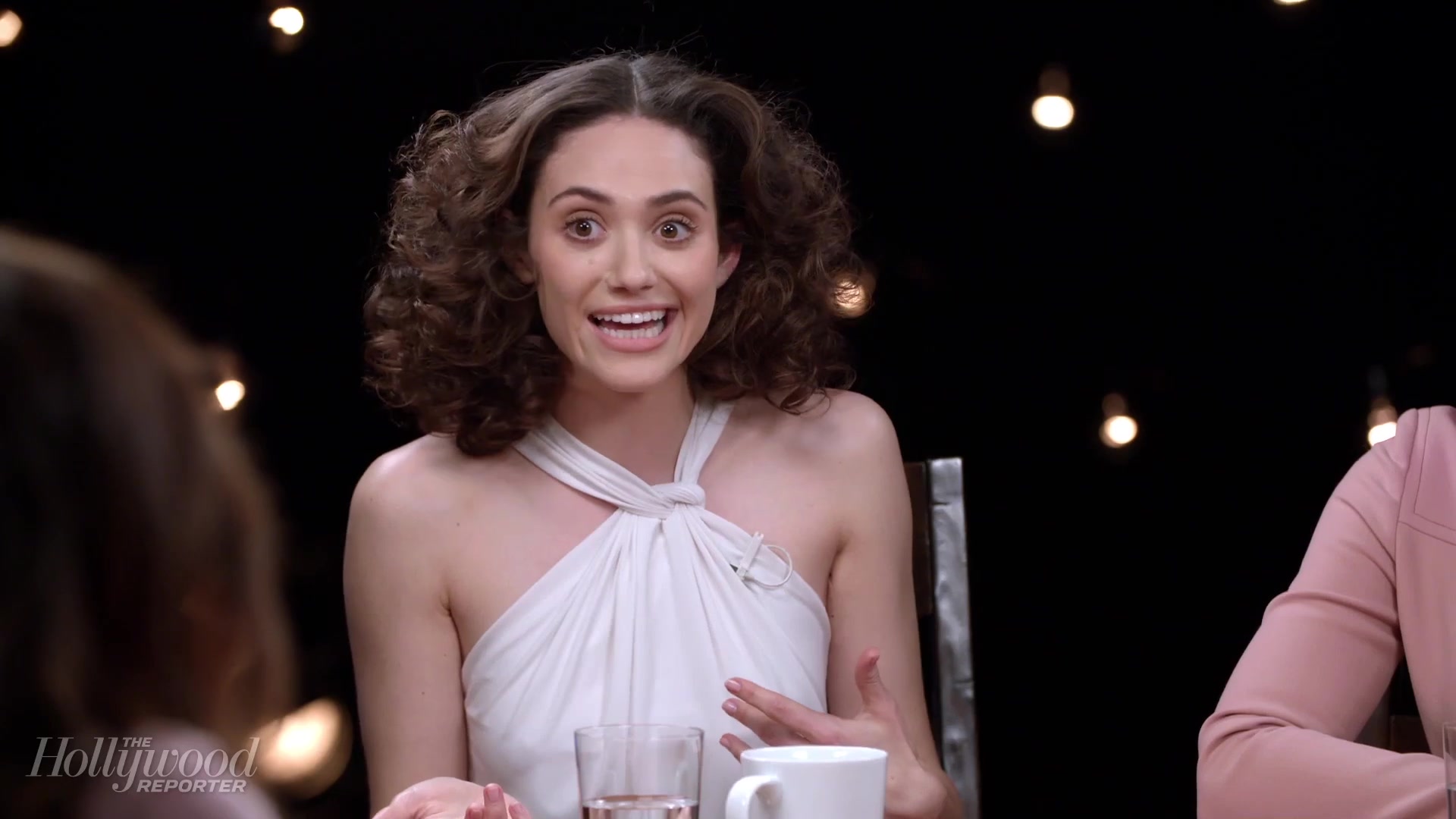 emmyrossumweb_comedyactressroundtable_hollywoodreporter17_002083.jpg