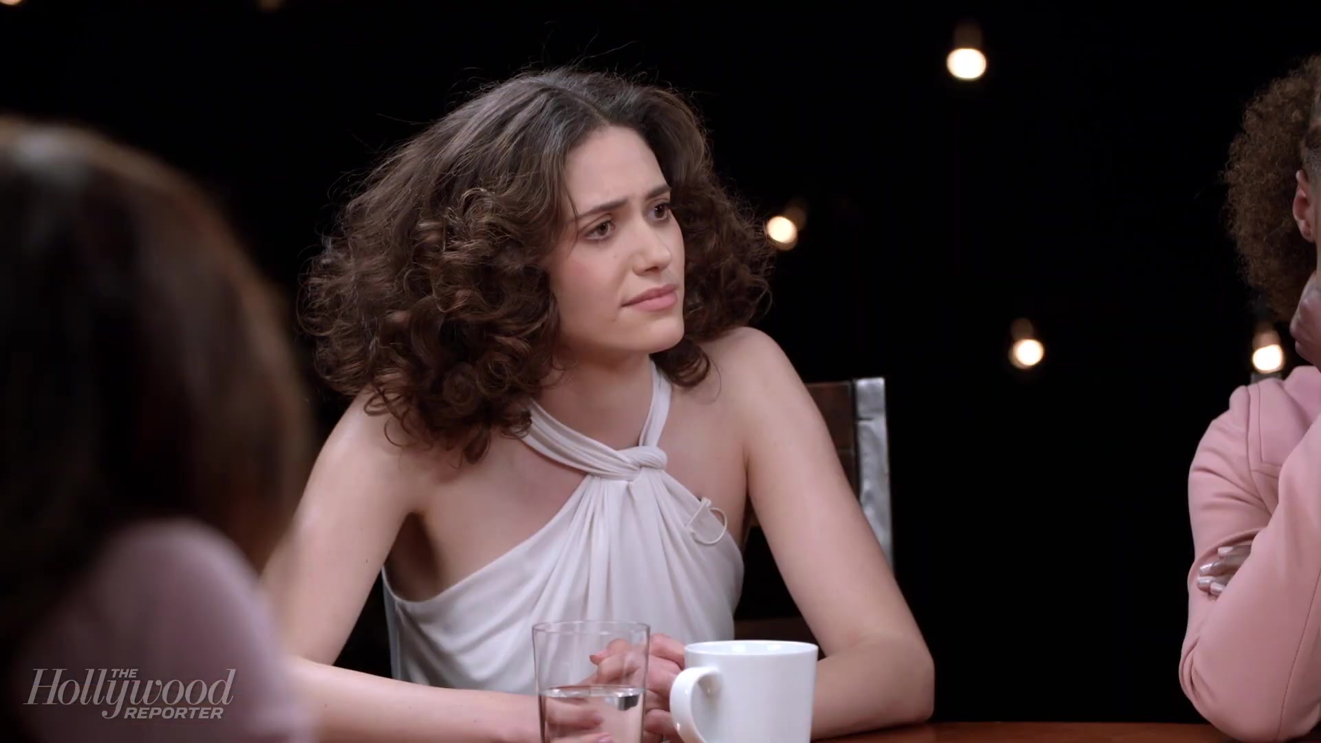 emmyrossumweb_comedyactressroundtable_hollywoodreporter17_002128.jpg