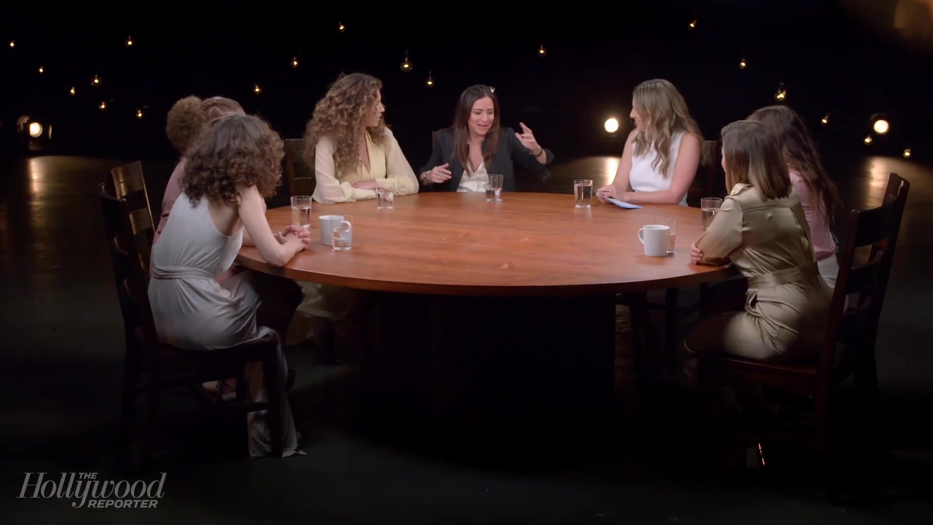 emmyrossumweb_comedyactressroundtable_hollywoodreporter17_002151.jpg