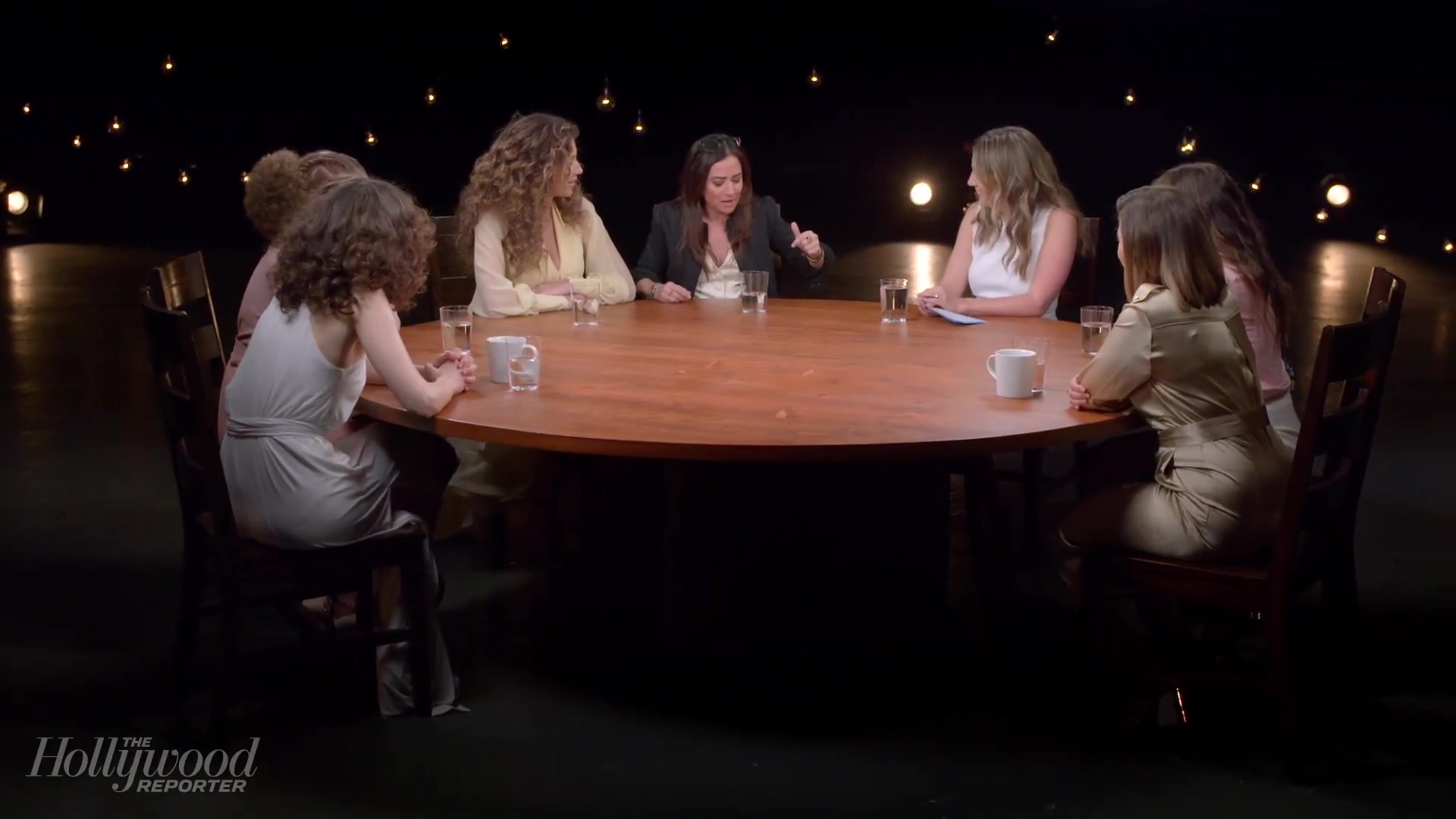 emmyrossumweb_comedyactressroundtable_hollywoodreporter17_002152.jpg