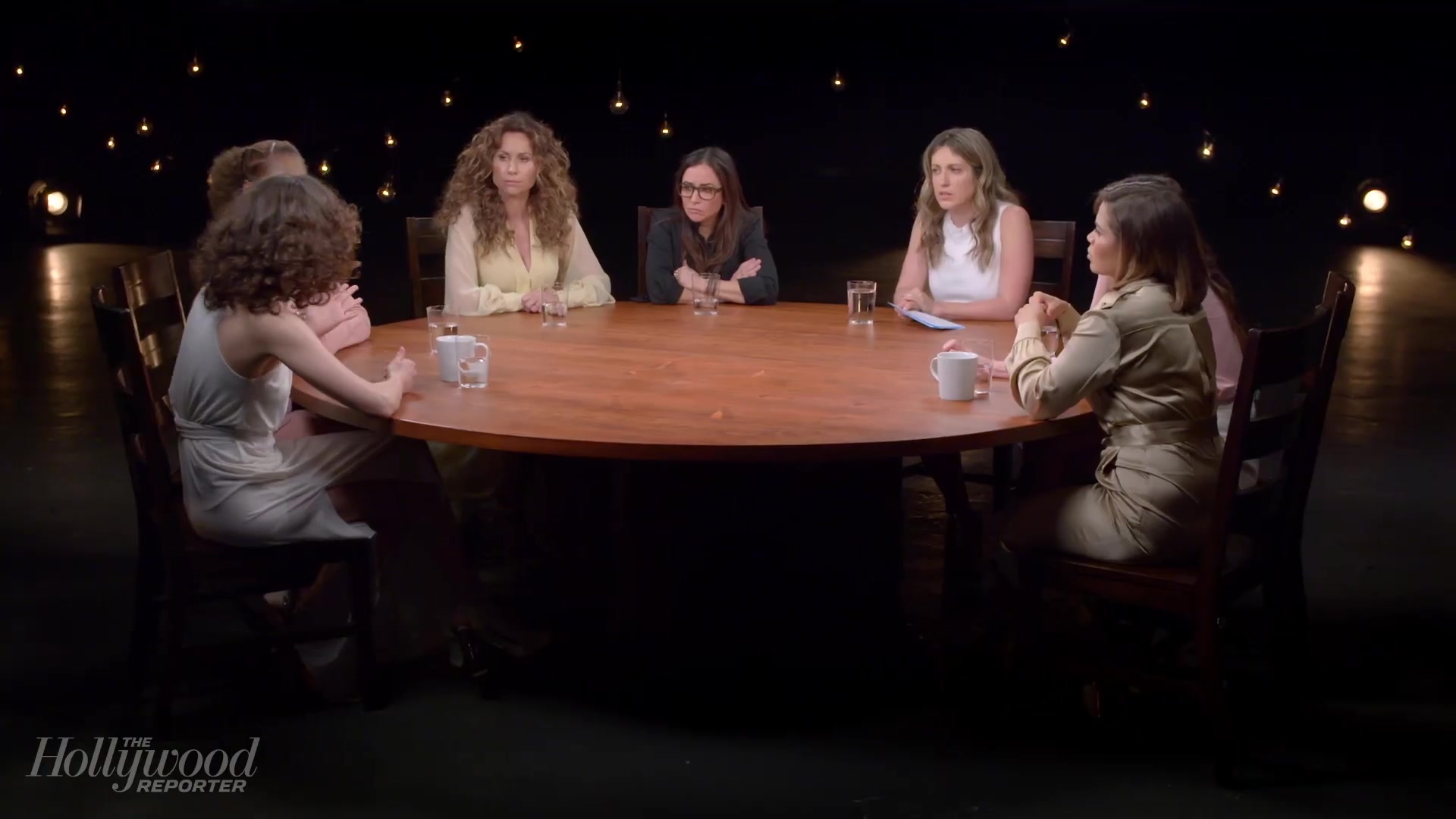 emmyrossumweb_comedyactressroundtable_hollywoodreporter17_002591.jpg