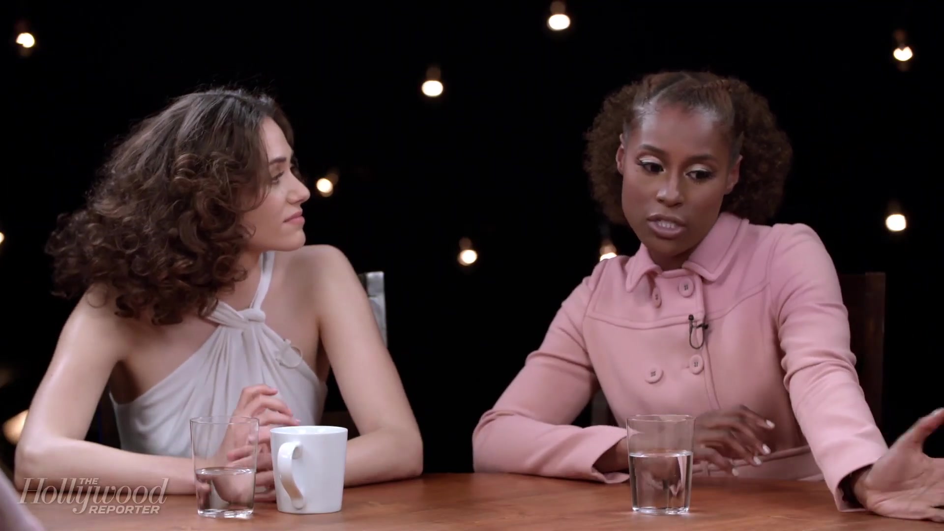 emmyrossumweb_comedyactressroundtable_hollywoodreporter17_002981.jpg