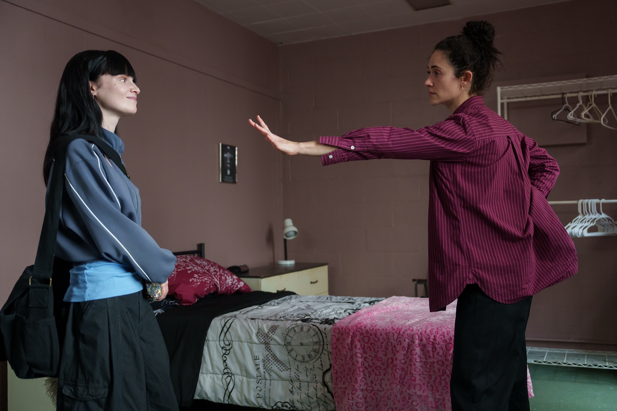 emmyrossumweb_furious_1x06_stills_28129.jpg