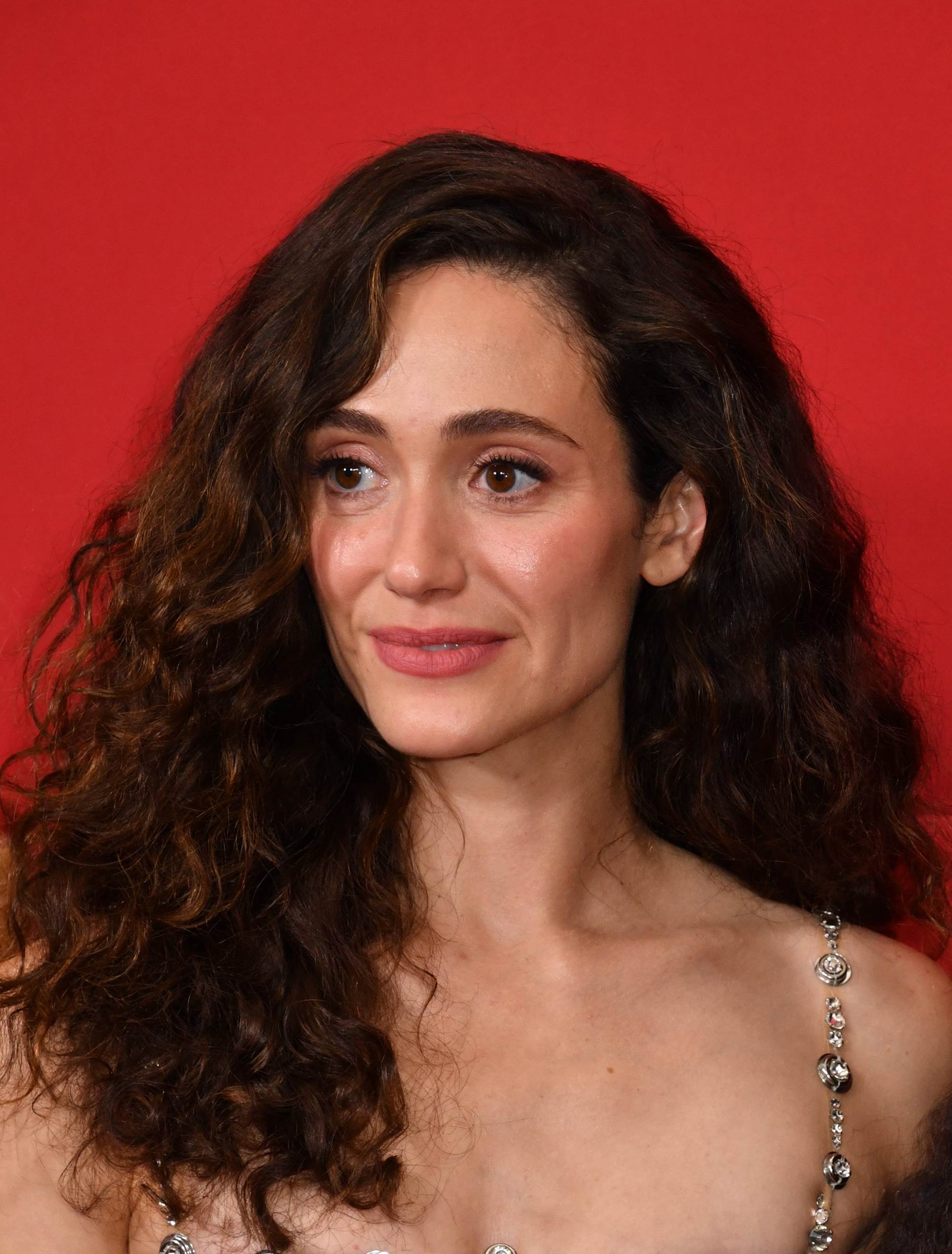 emmyrossumweb_furious_nycpremiere_281129.jpg