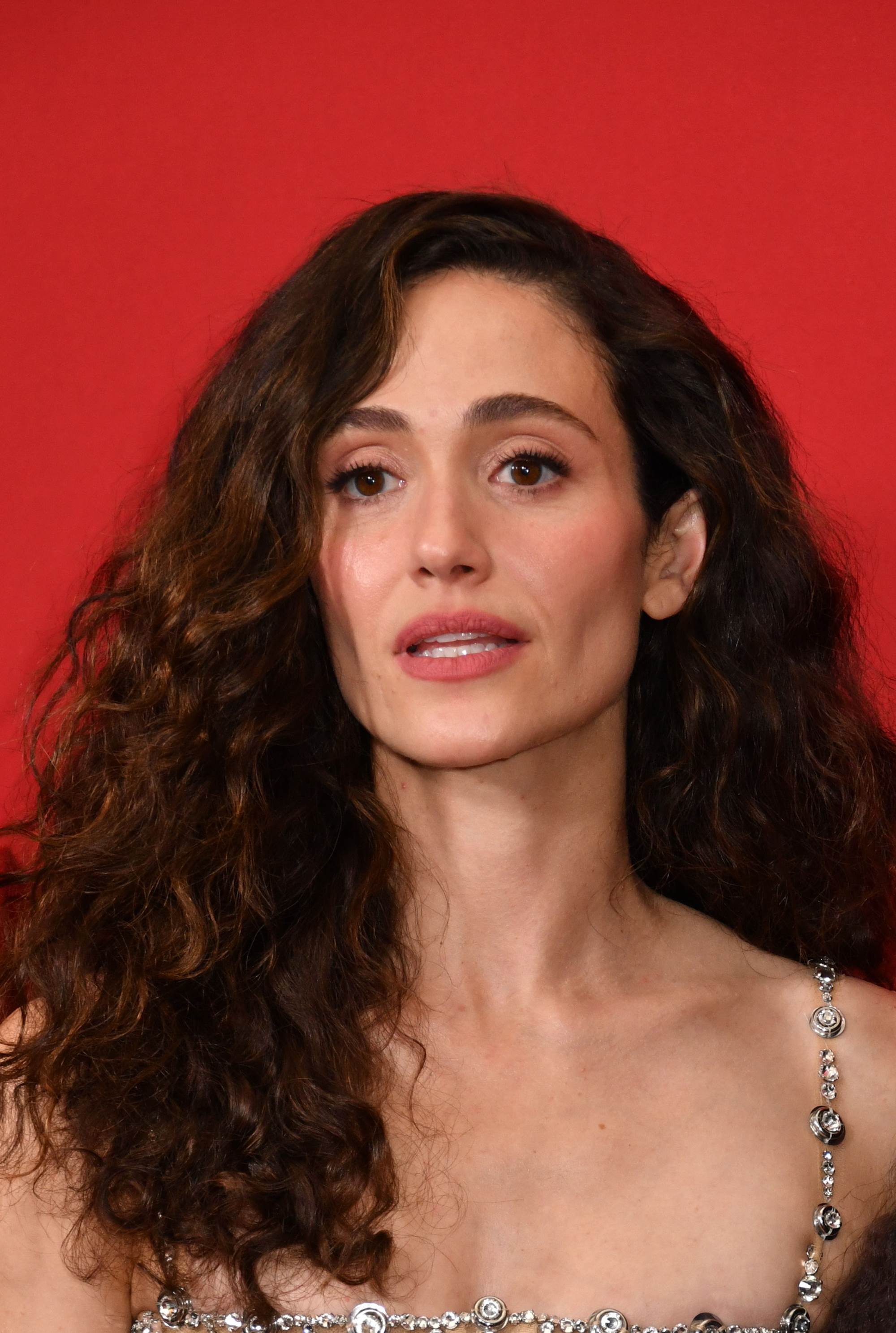 emmyrossumweb_furious_nycpremiere_282329.jpg