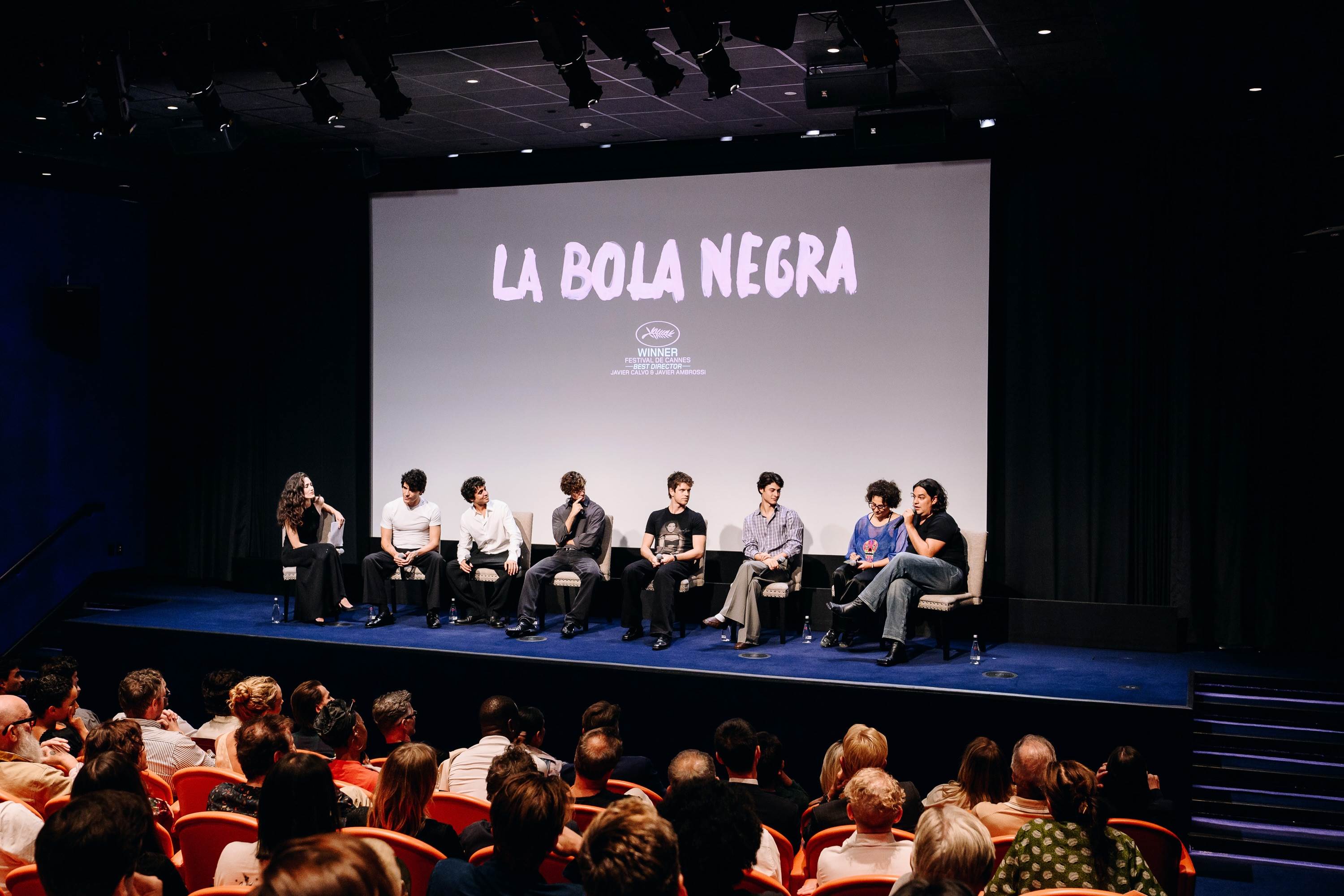 emmyrossumweb_labolanegrascreeningqa_panel_28129.jpg